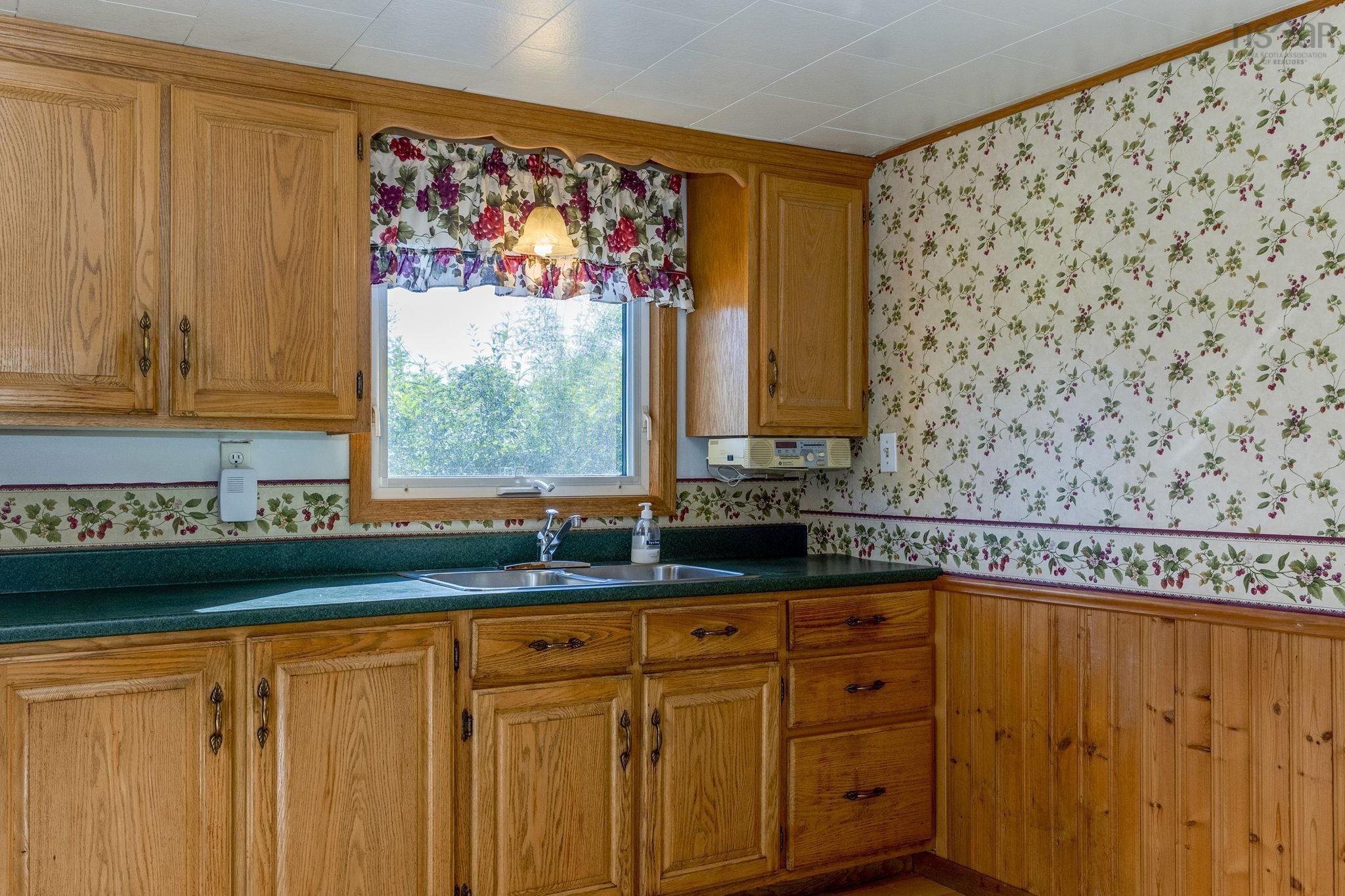 $325,000.00: 386 Greenland Road, Greenland