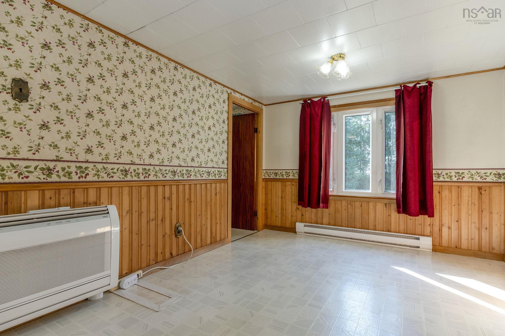 $325,000.00: 386 Greenland Road, Greenland