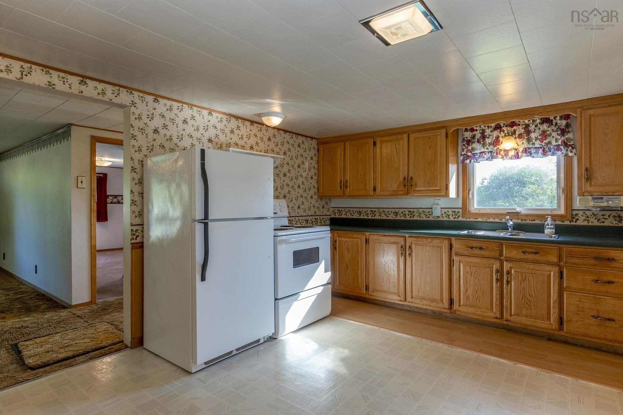 $325,000.00: 386 Greenland Road, Greenland