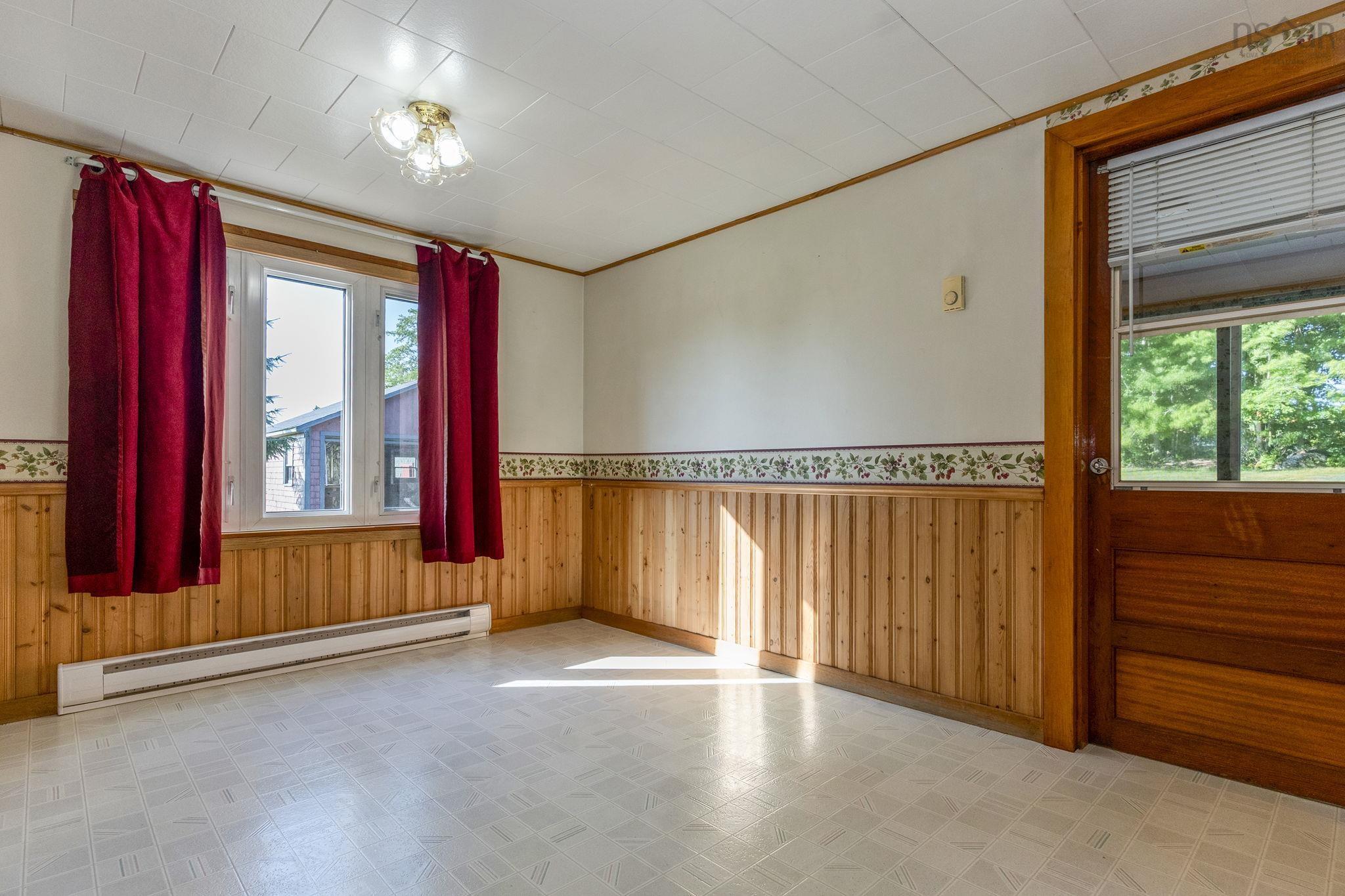 $325,000.00: 386 Greenland Road, Greenland