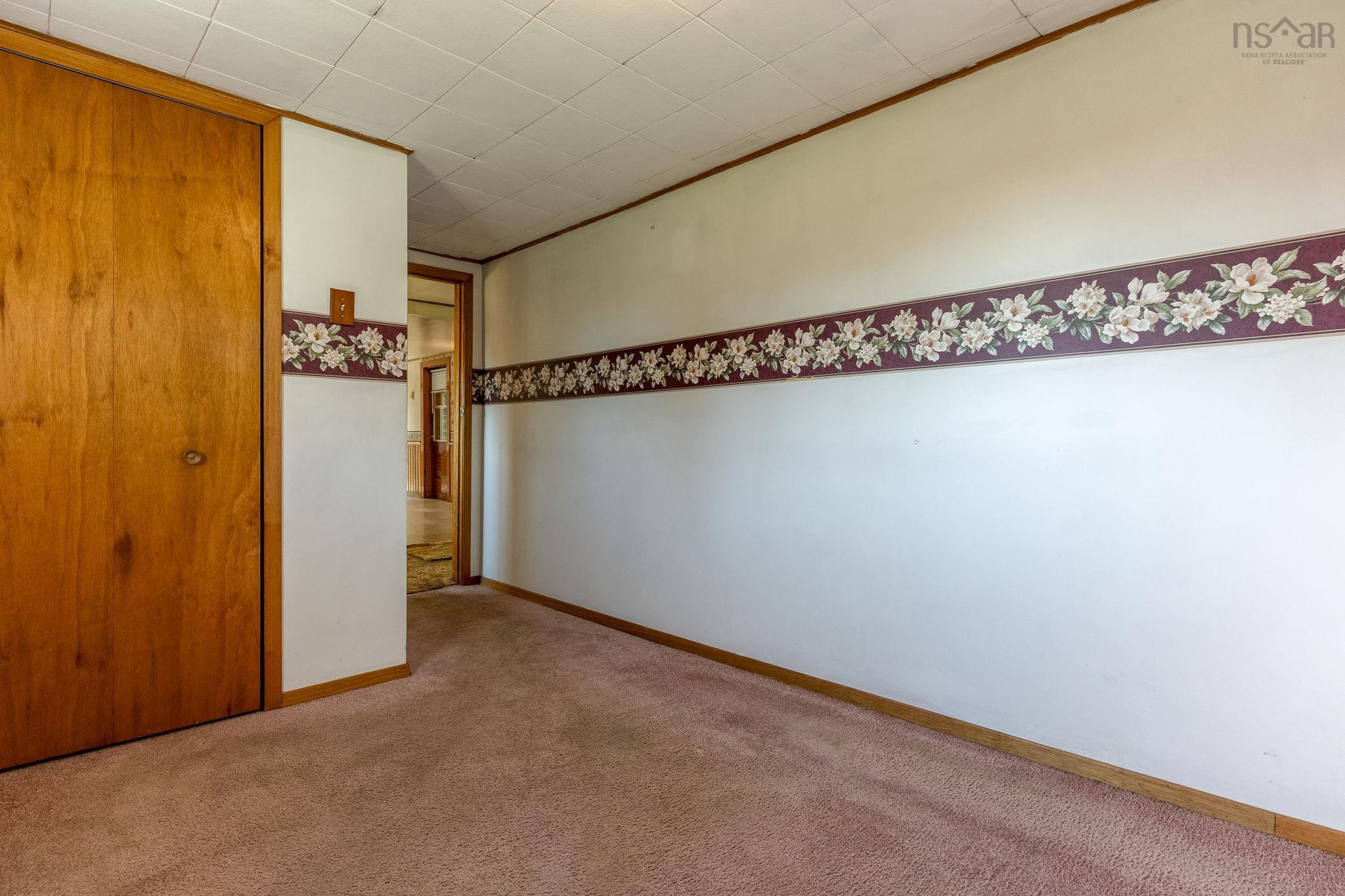 $325,000.00: 386 Greenland Road, Greenland