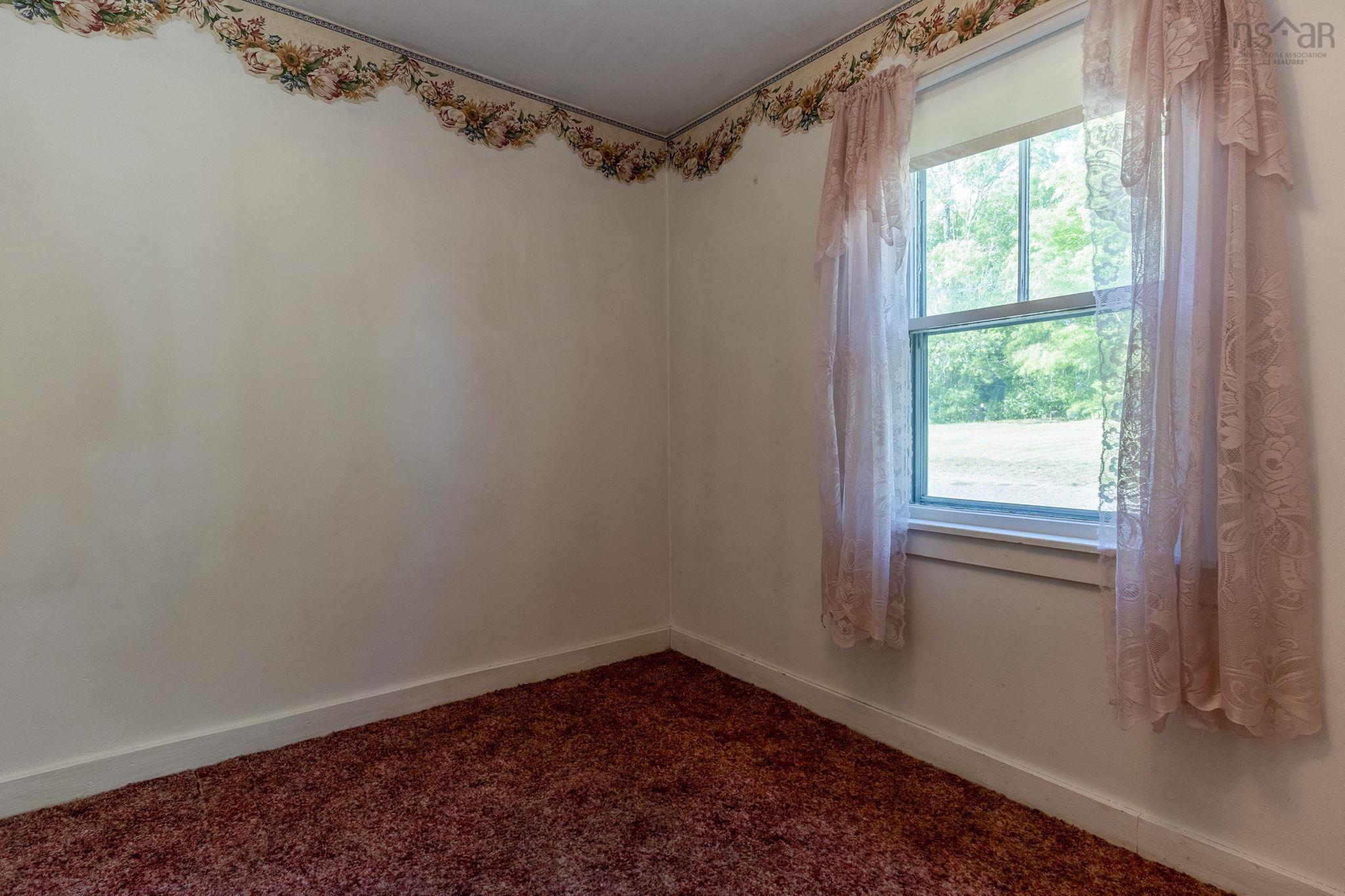 $325,000.00: 386 Greenland Road, Greenland