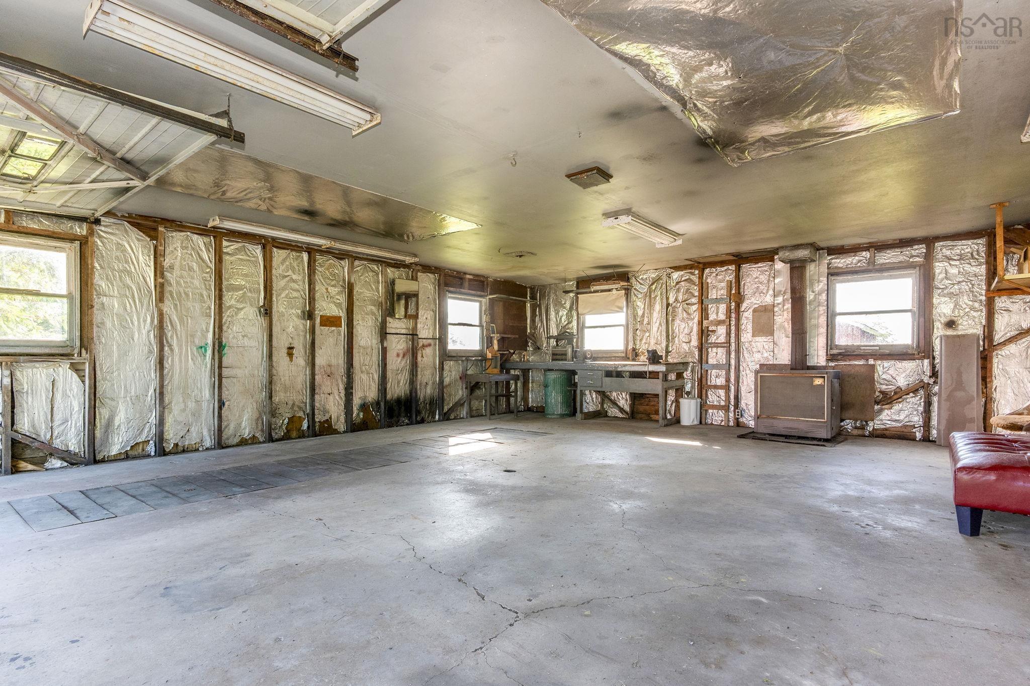 $325,000.00: 386 Greenland Road, Greenland