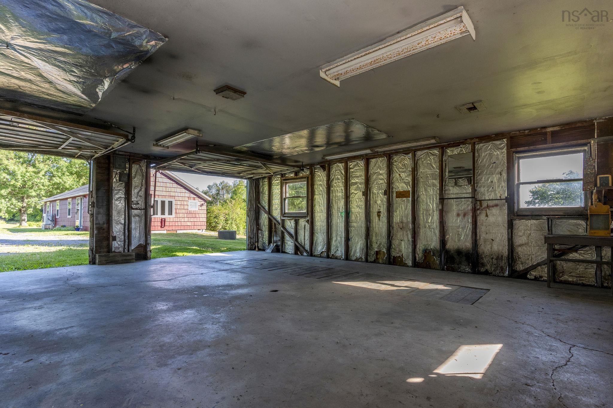 $325,000.00: 386 Greenland Road, Greenland