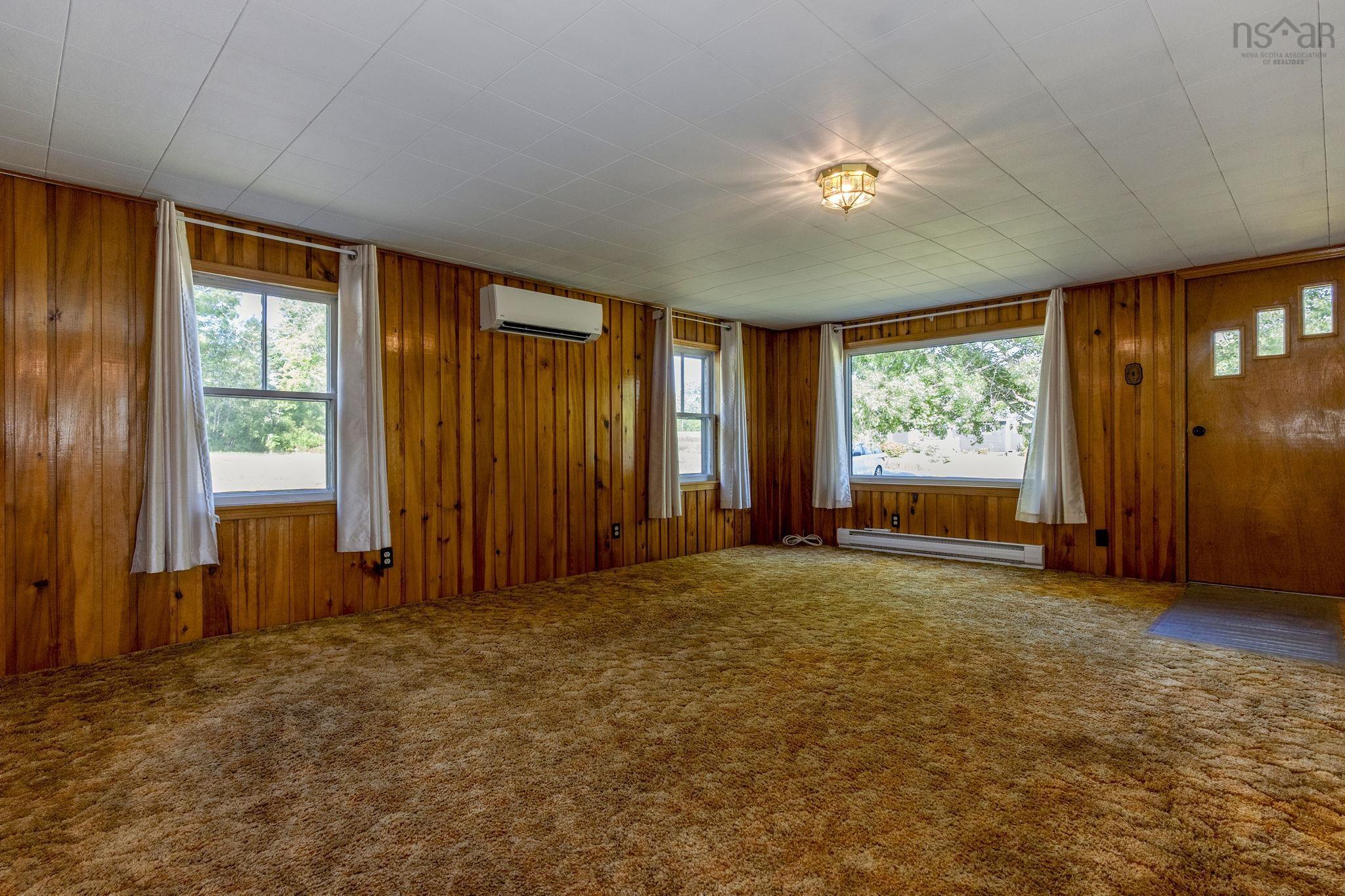 $325,000.00: 386 Greenland Road, Greenland