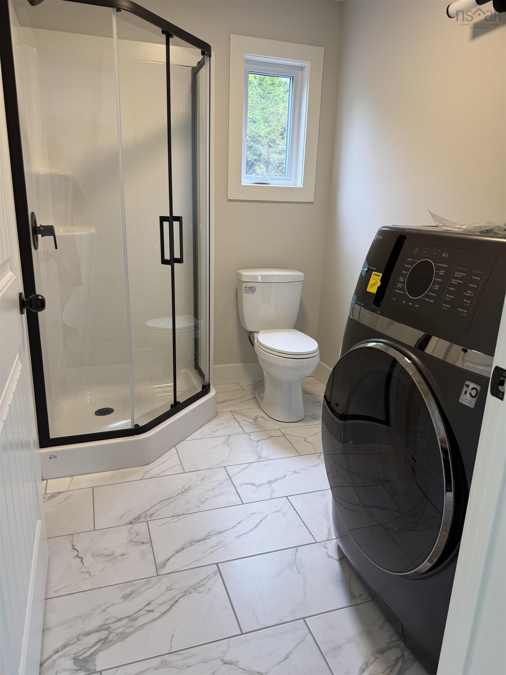 $499,900.00: 286 390 Loon Point, East Uniacke