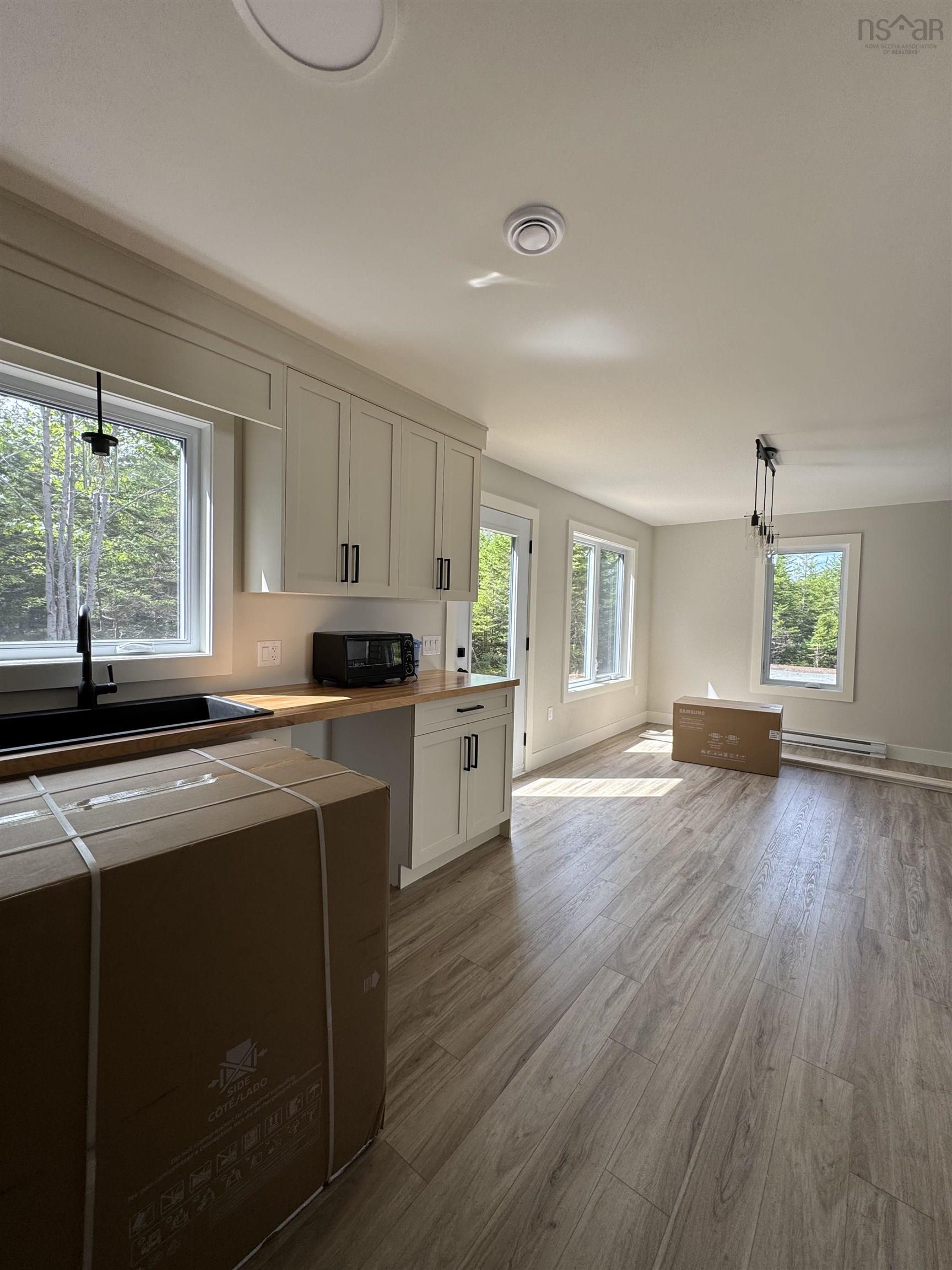 $499,900.00: 286 390 Loon Point, East Uniacke