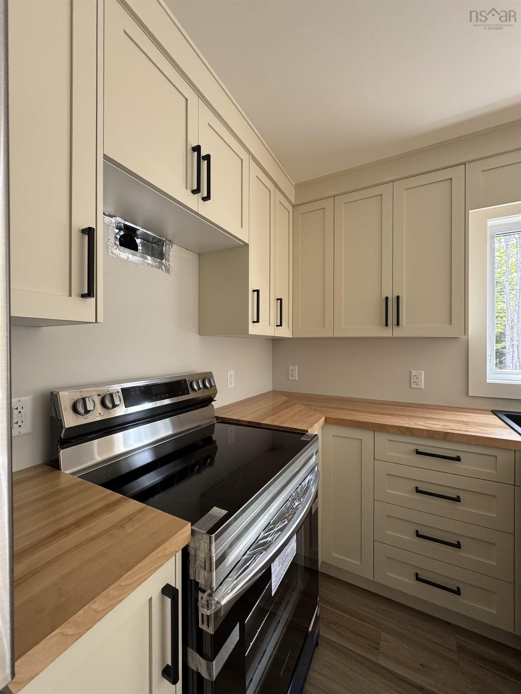 $499,900.00: 286 390 Loon Point, East Uniacke
