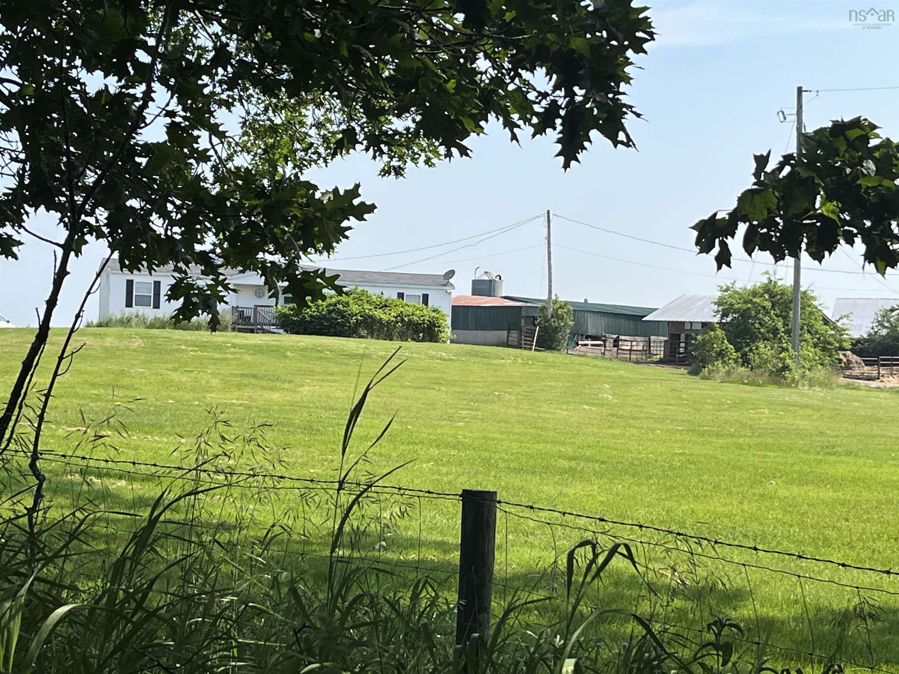 $1,650,000.00: 92 Putnam Road, Masstown