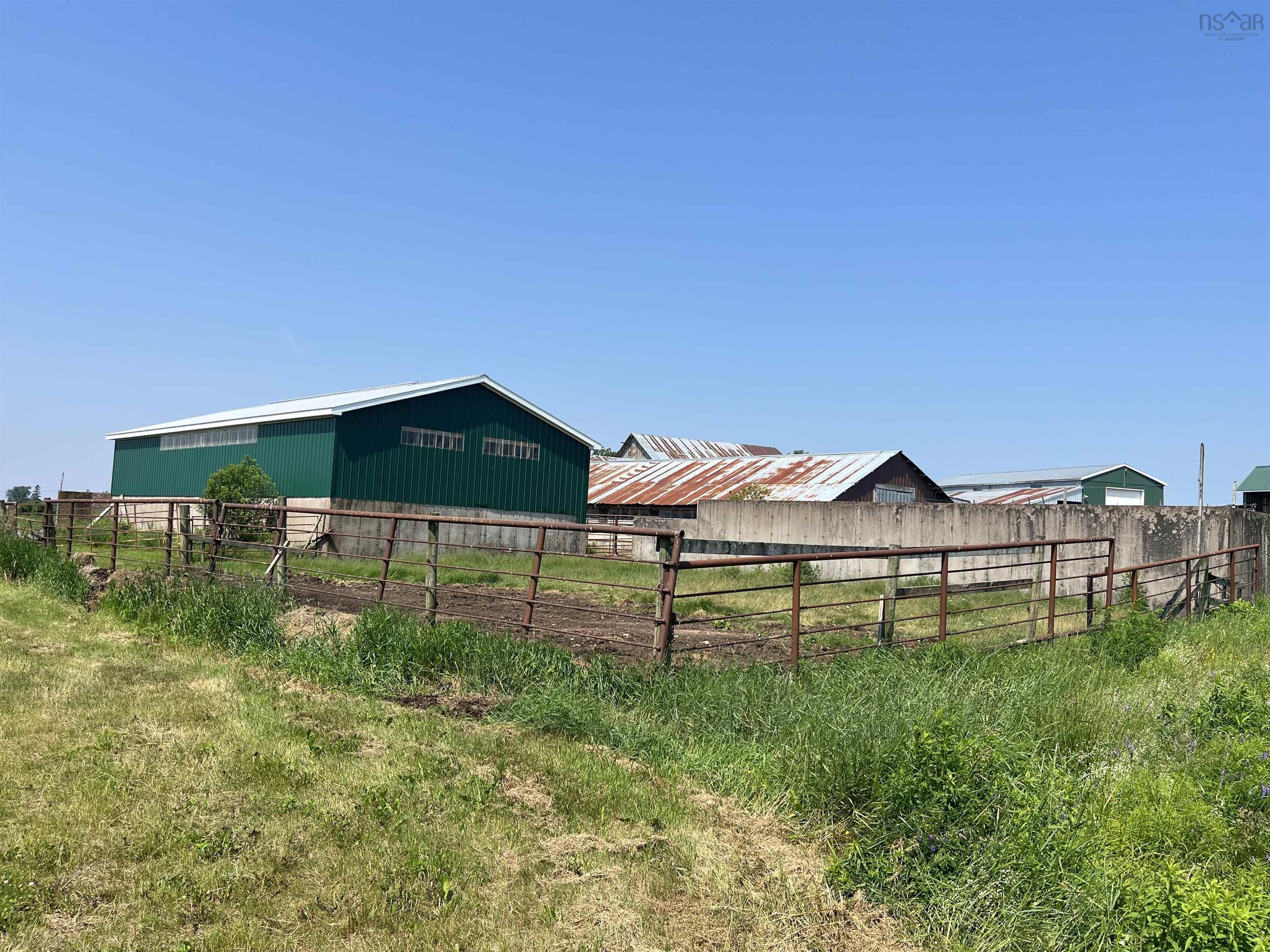 $1,650,000.00: 92 Putnam Road, Masstown