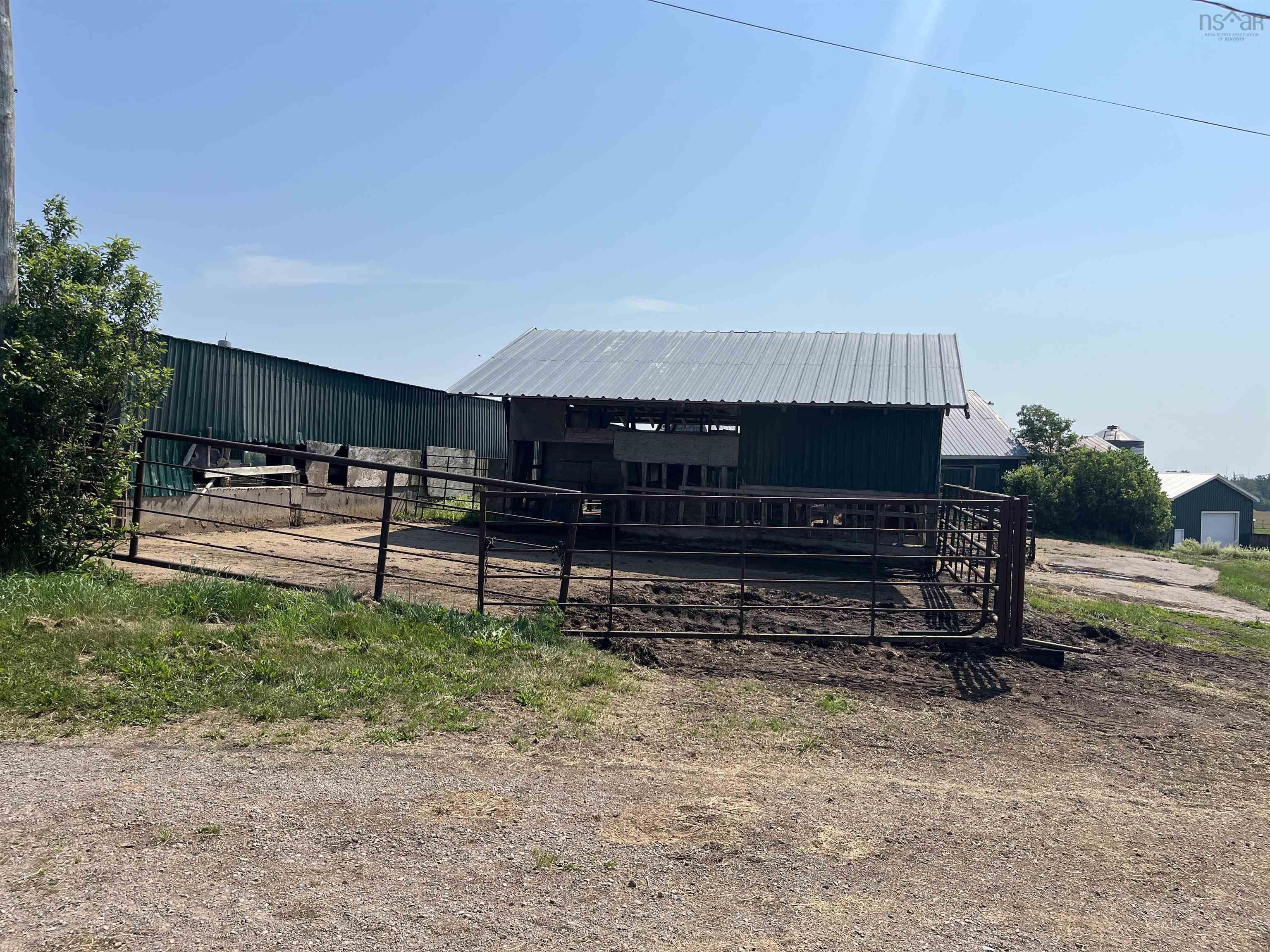 $1,650,000.00: 92 Putnam Road, Masstown