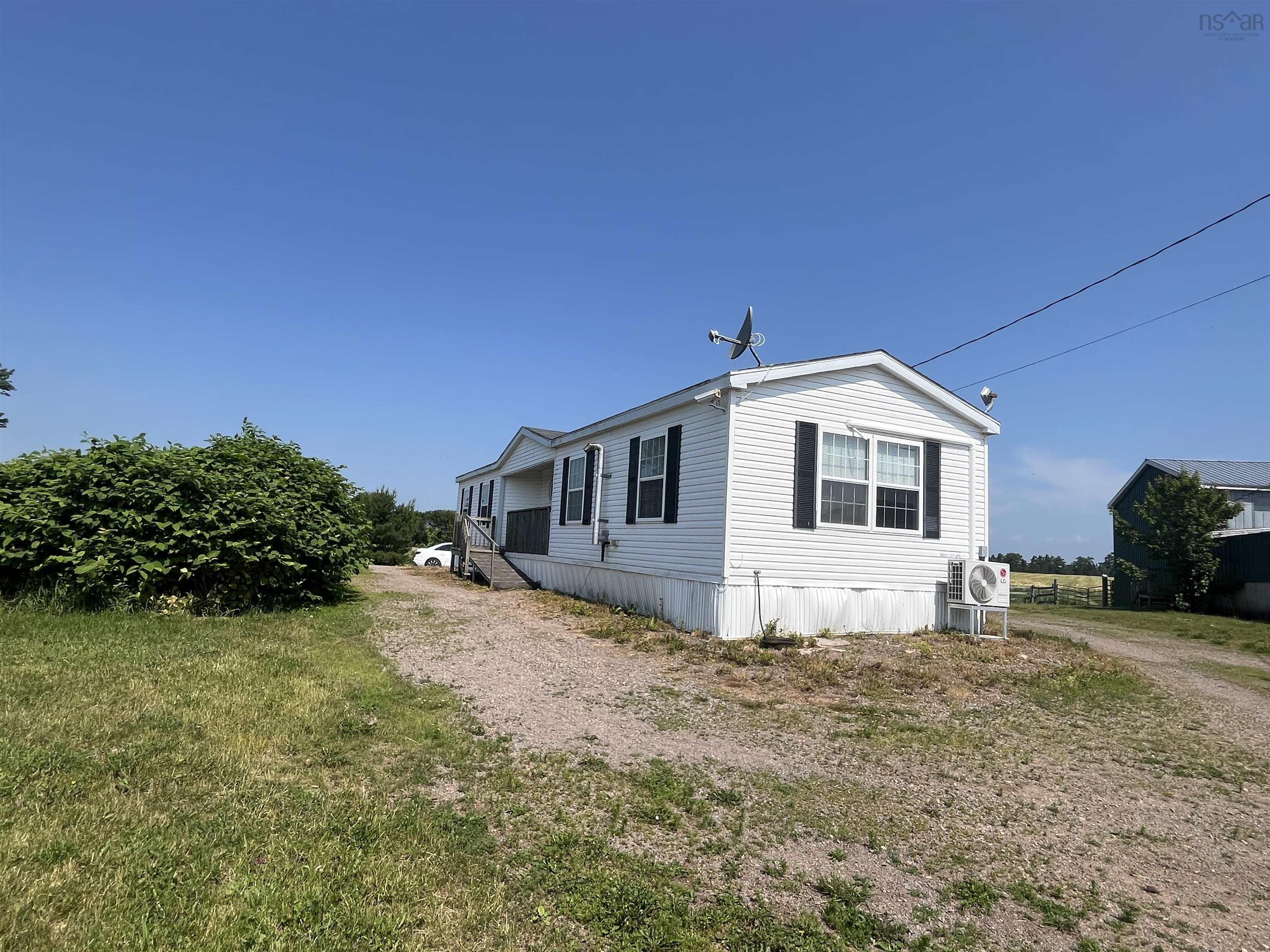 $1,650,000.00: 92 Putnam Road, Masstown