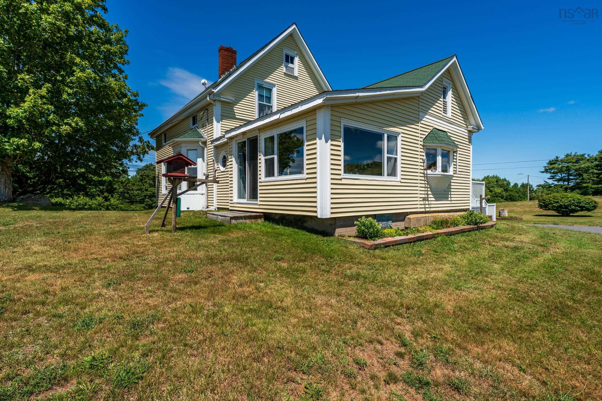 $479,900.00: 1588 Highway 201, Round Hill