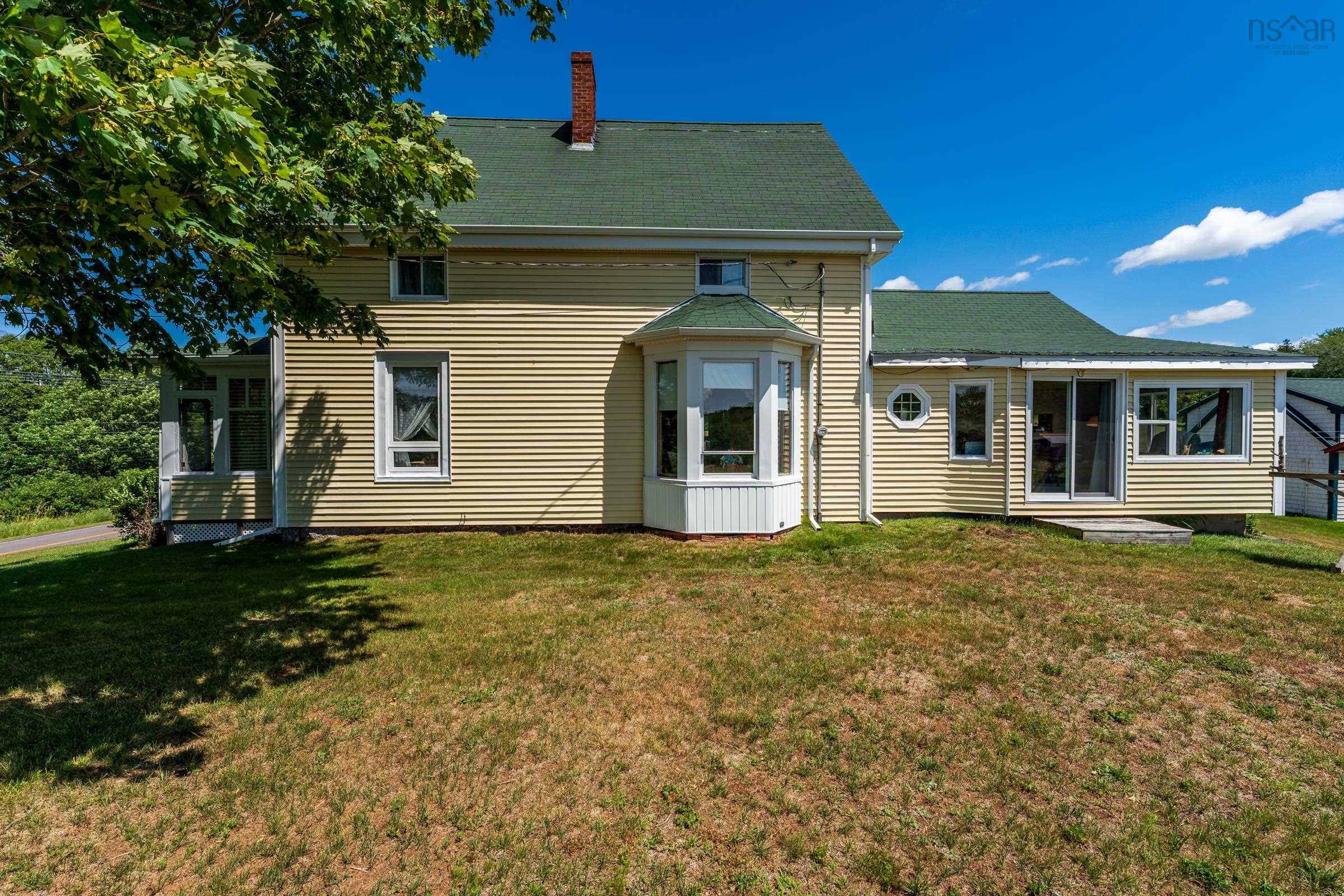 $479,900.00: 1588 Highway 201, Round Hill