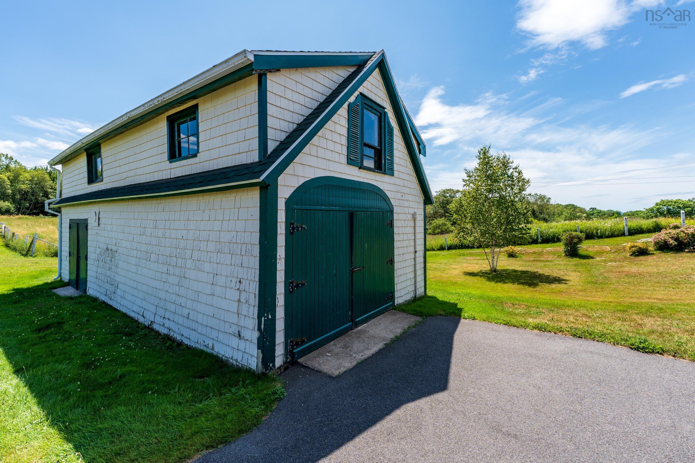 $479,900.00: 1588 Highway 201, Round Hill