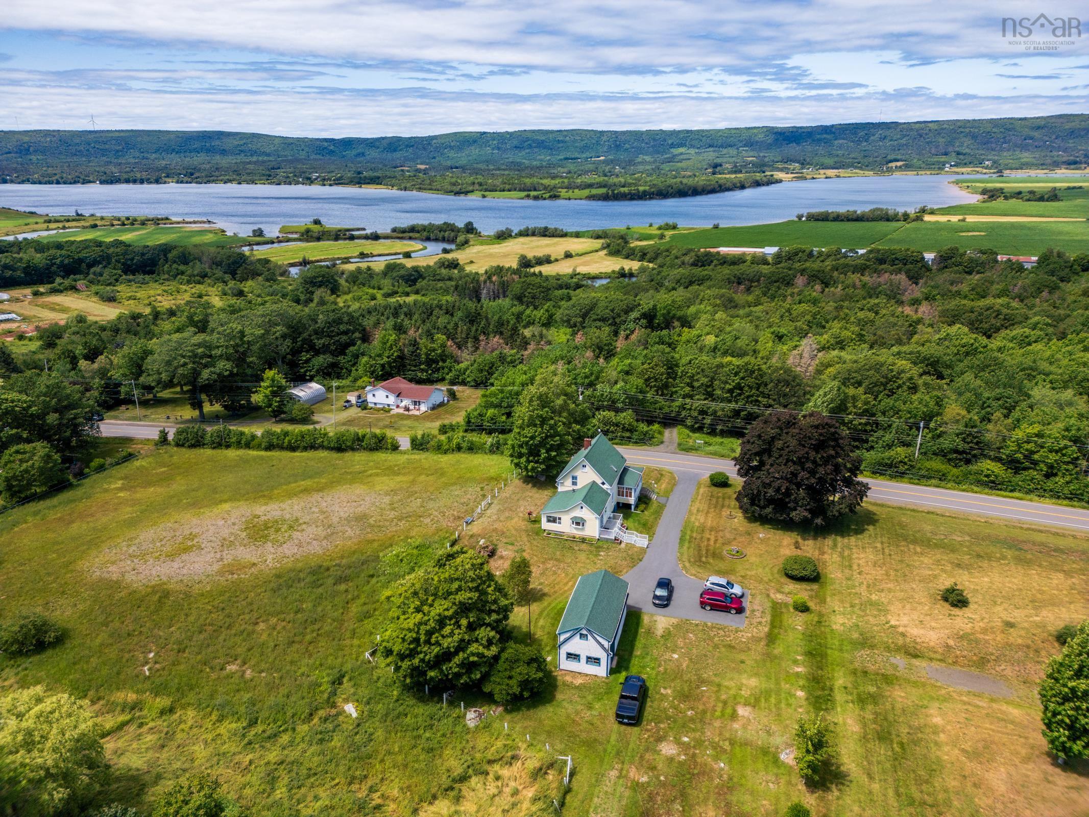 $479,900.00: 1588 Highway 201, Round Hill
