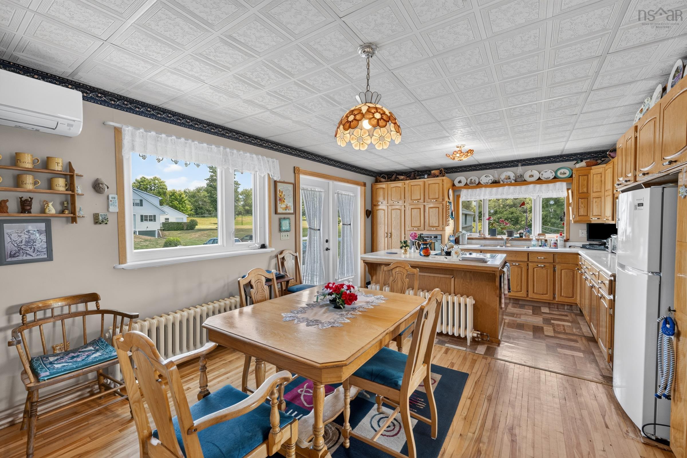 $479,900.00: 1588 Highway 201, Round Hill