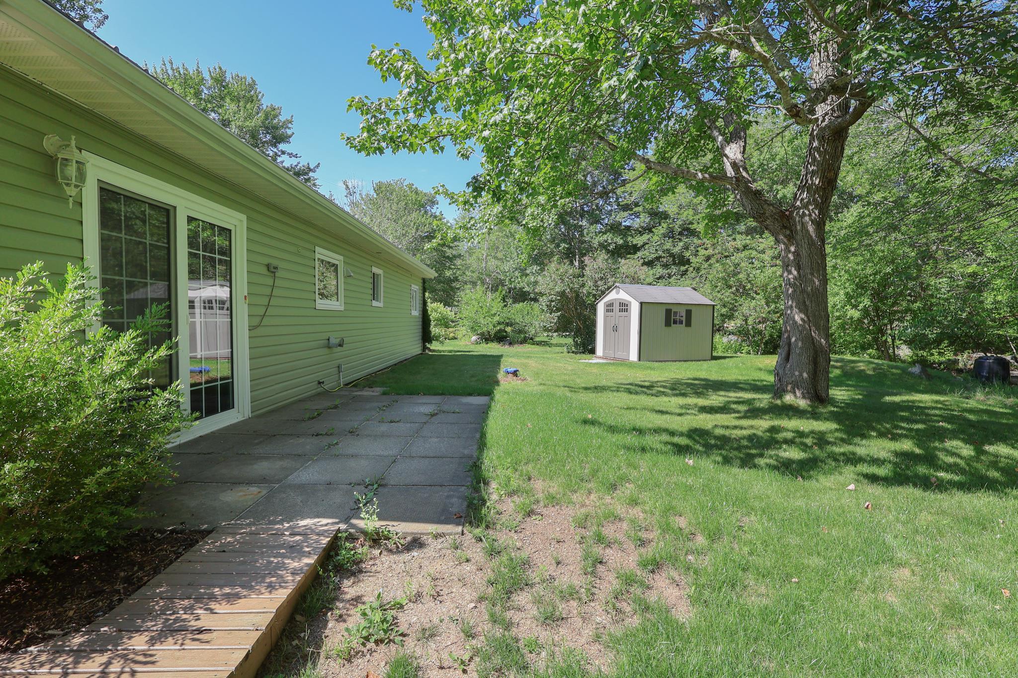 $469,900.00: 21 Lakeview Road, Hemford