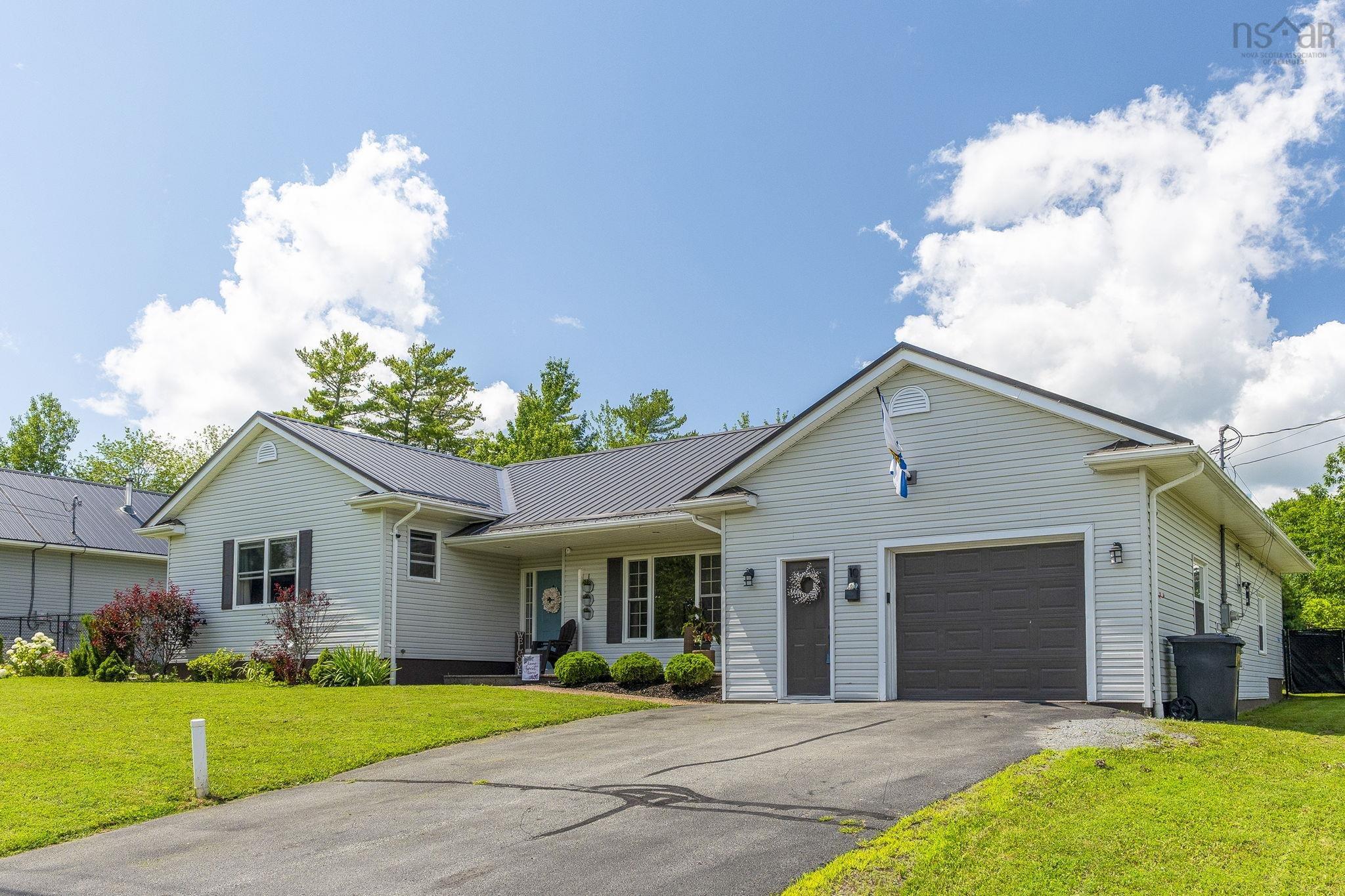 $574,900.00: 10 Brookside Avenue, Lantz