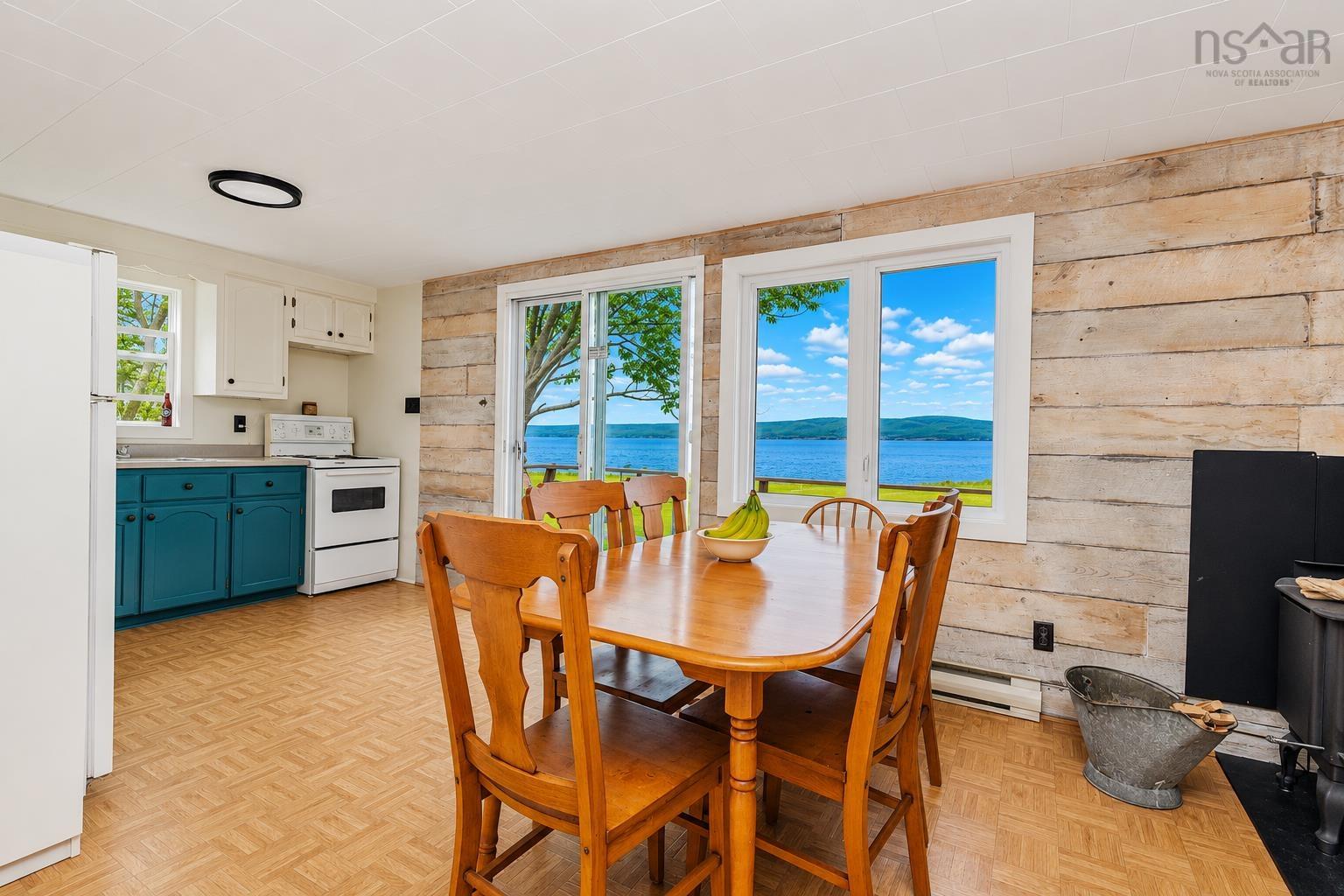 $459,999.00: 7498 East Bay Highway, Big Pond