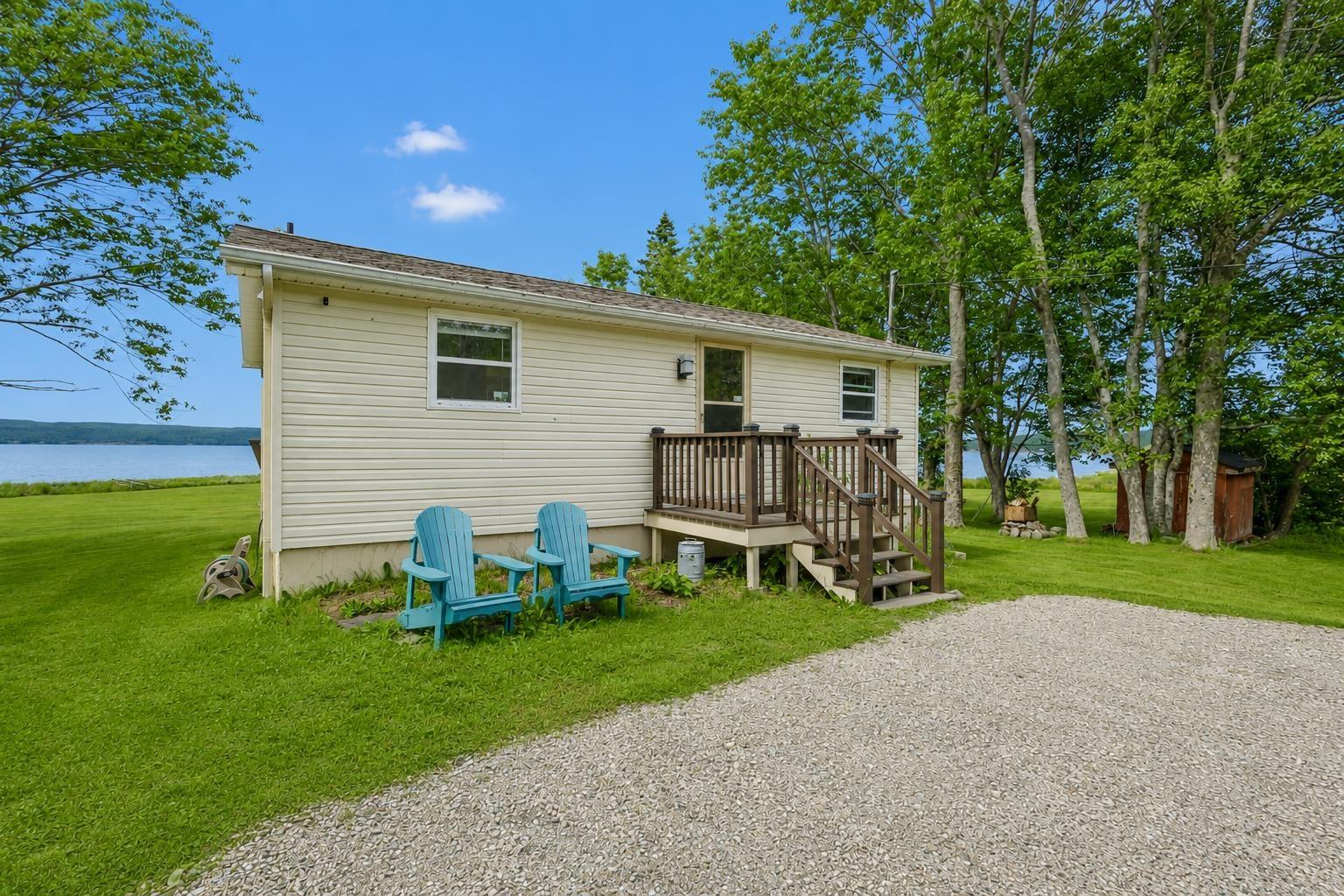 $459,999.00: 7498 East Bay Highway, Big Pond