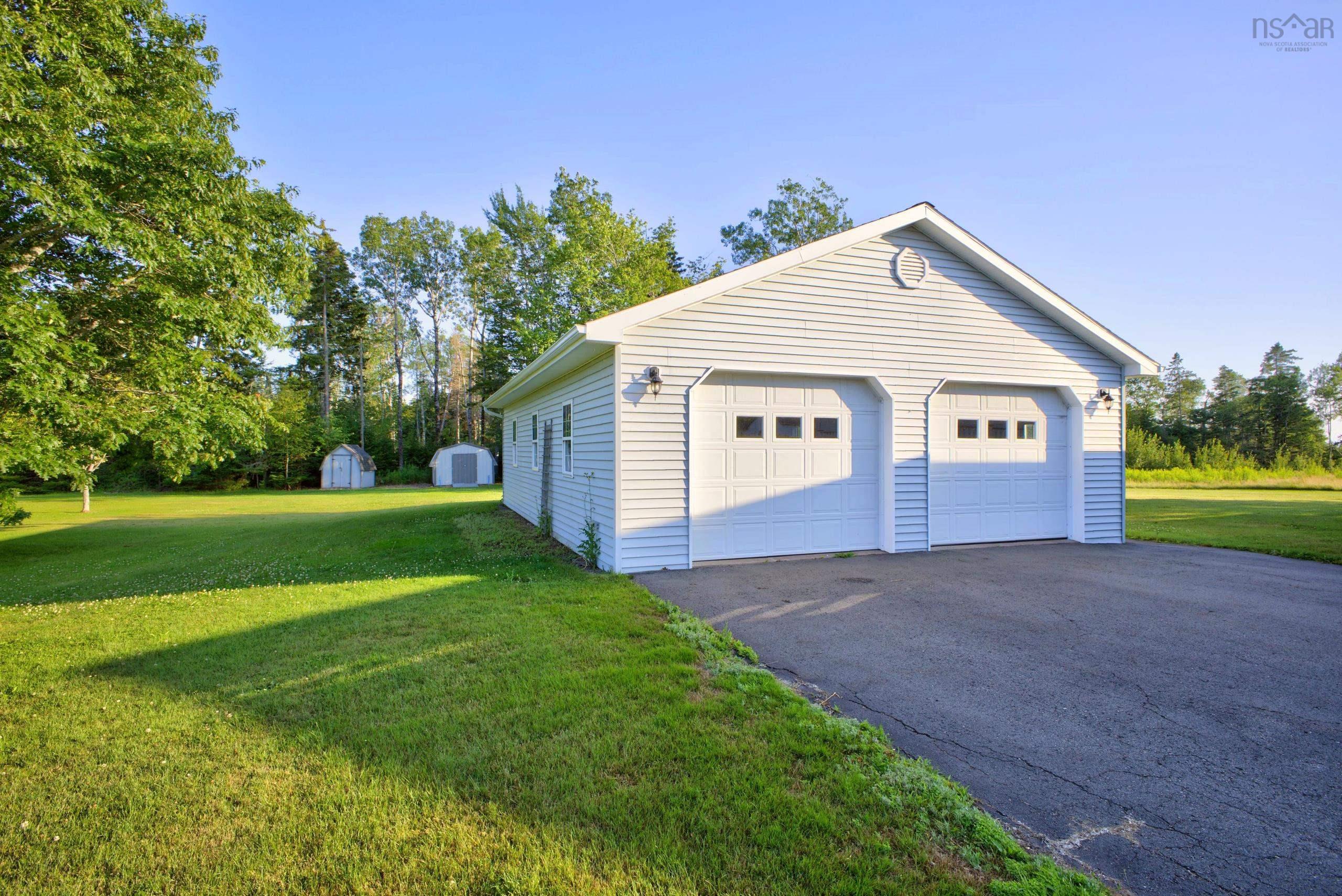 $399,900.00: 8046 Highway #2 Highway, Great Village