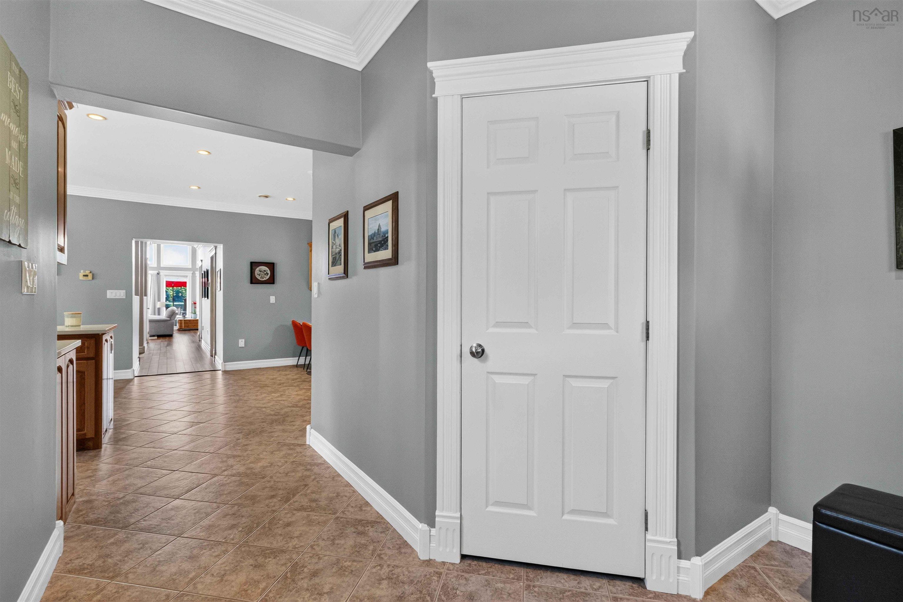 $749,900.00: 98 Canoe Lake Cove Road, Leminster