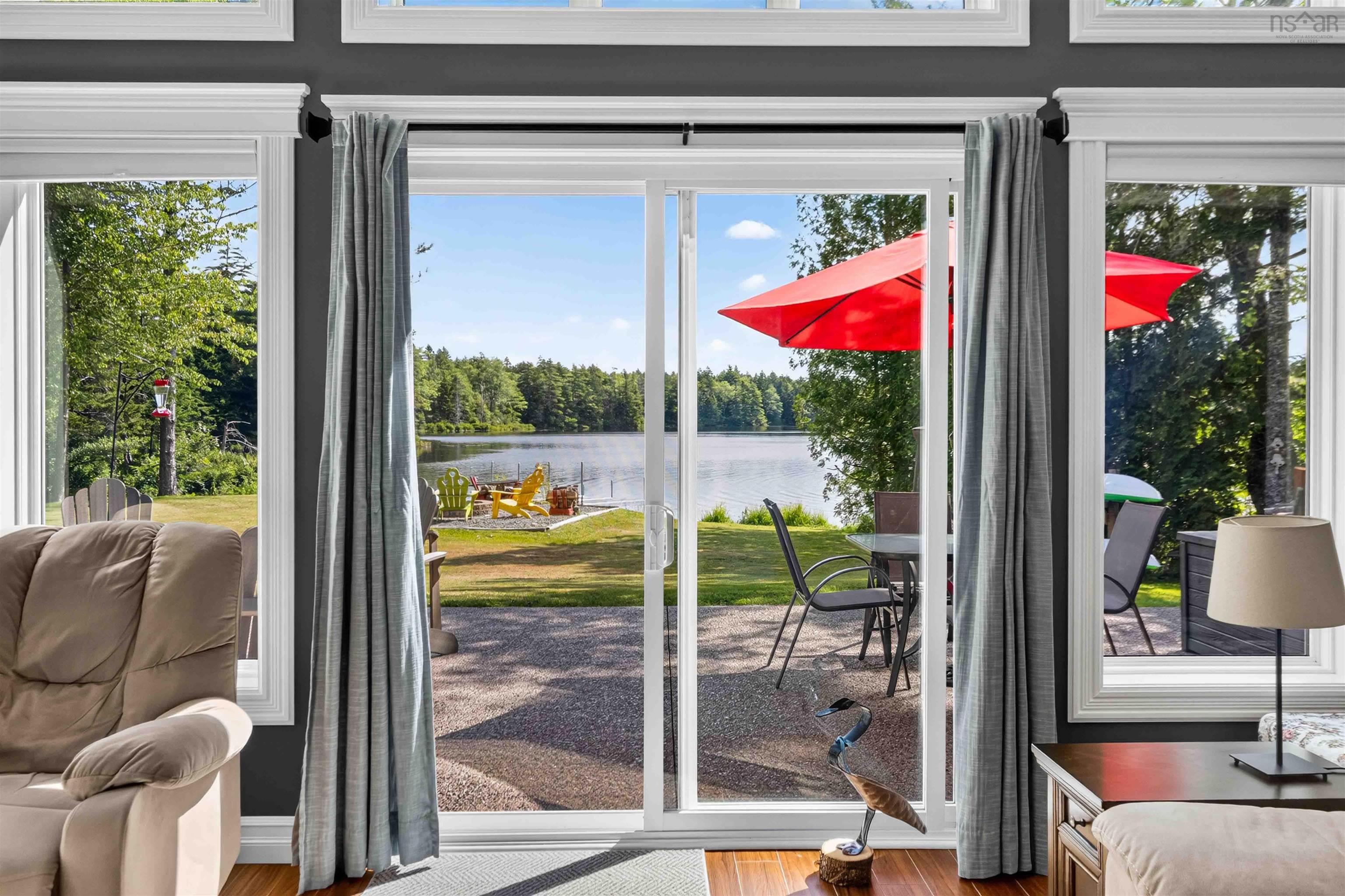 $749,900.00: 98 Canoe Lake Cove Road, Leminster