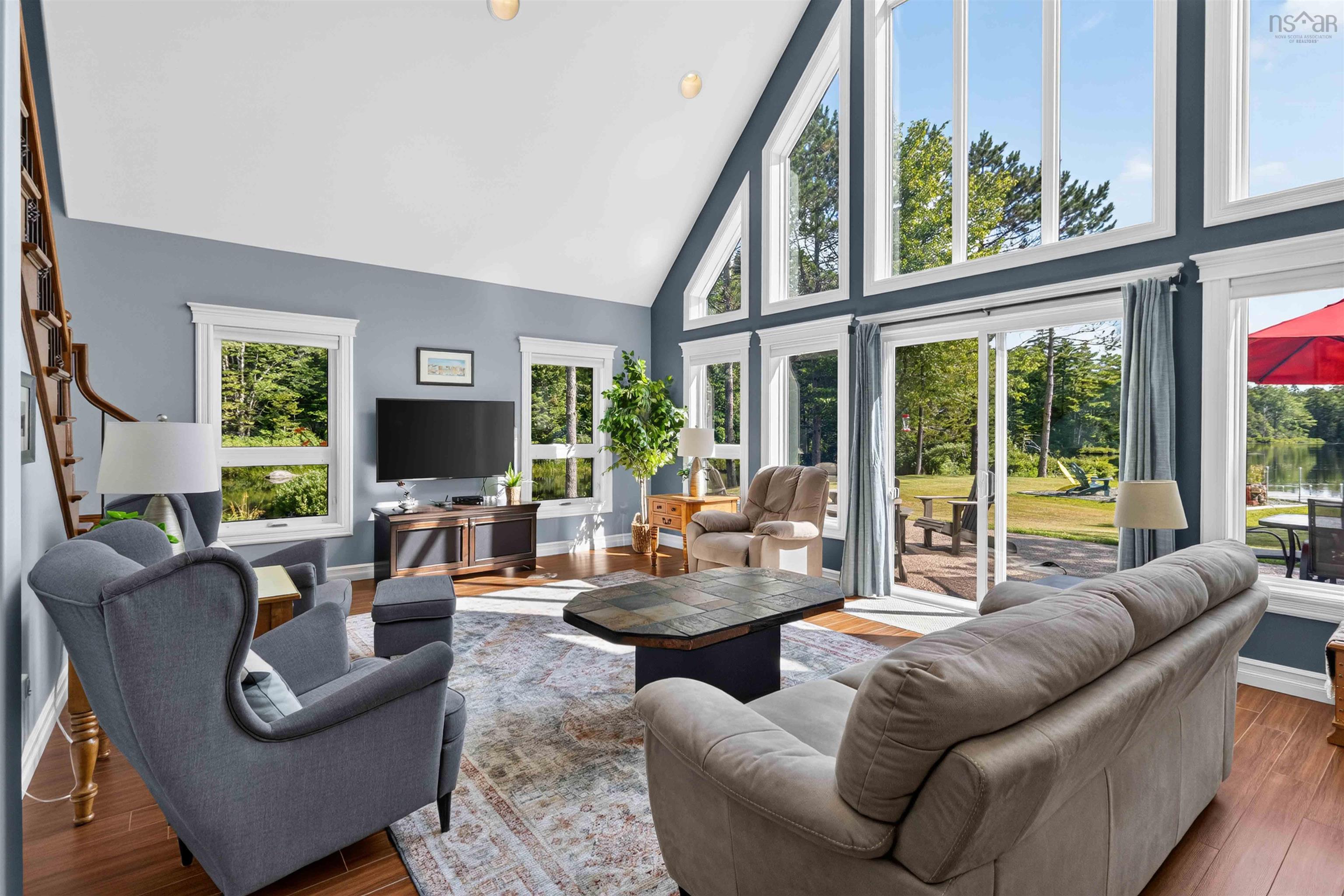 $749,900.00: 98 Canoe Lake Cove Road, Leminster