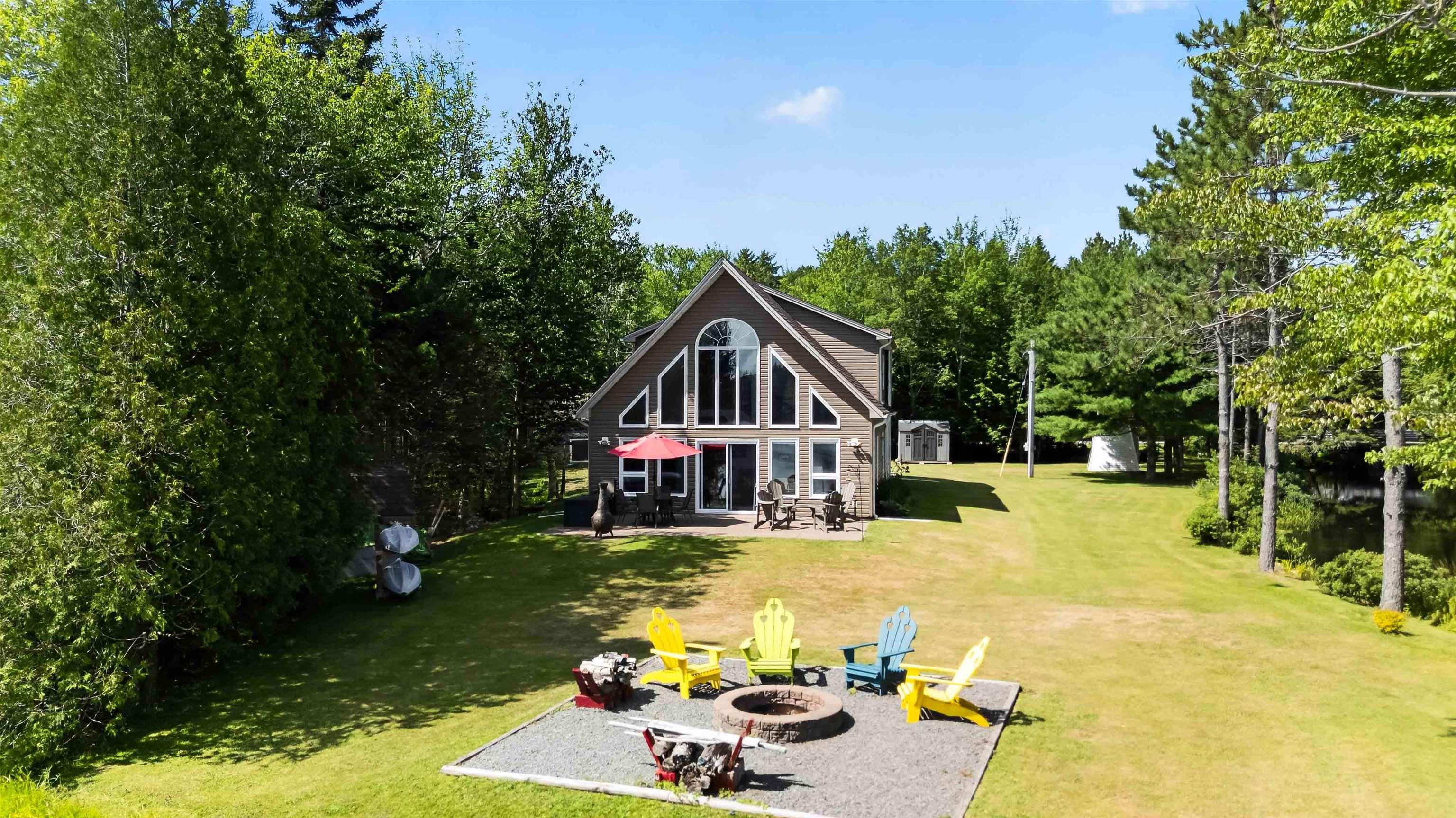 $749,900.00: 98 Canoe Lake Cove Road, Leminster