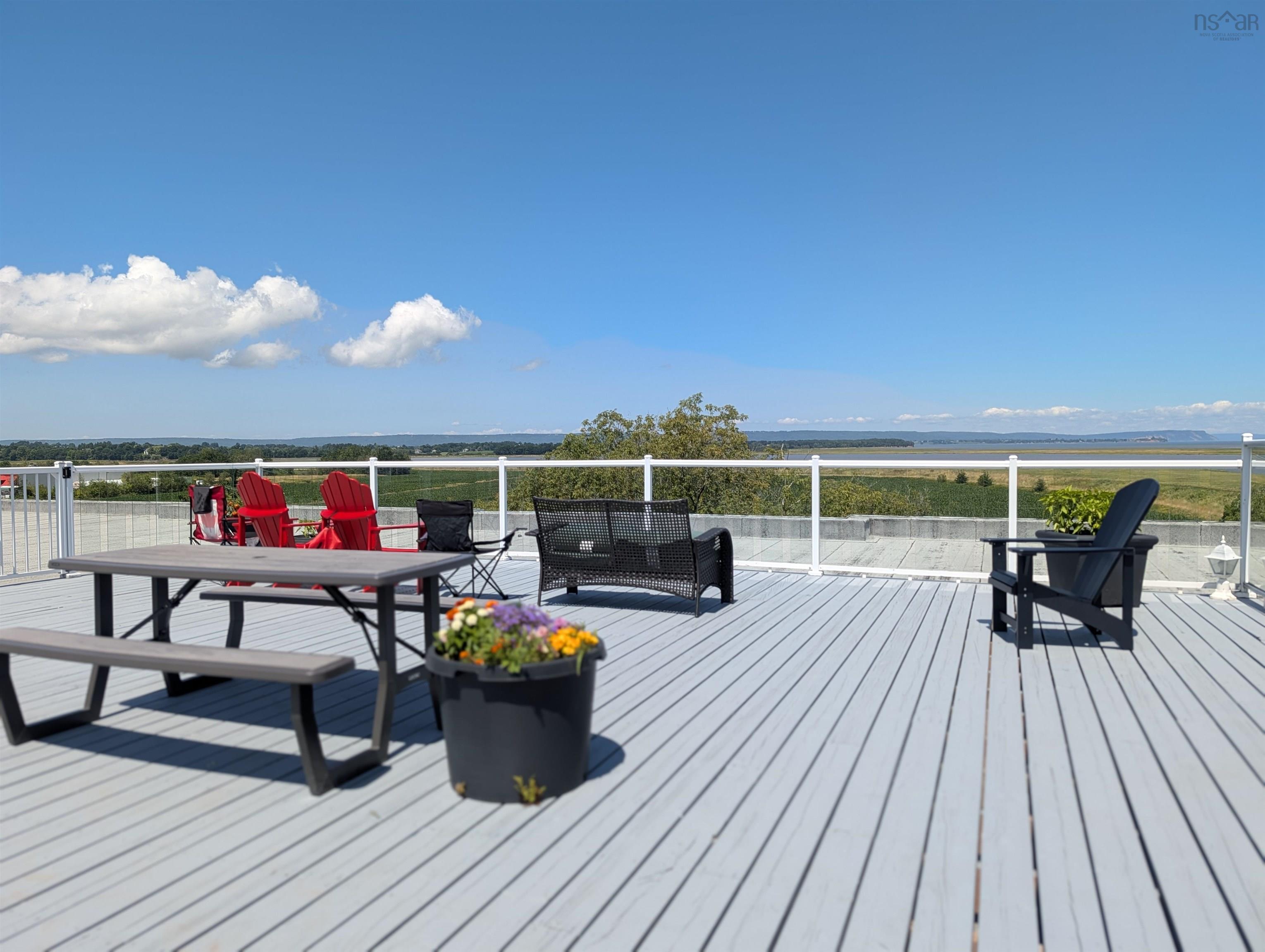 $414,400.00: 204 24 Harbourside Drive, Wolfville