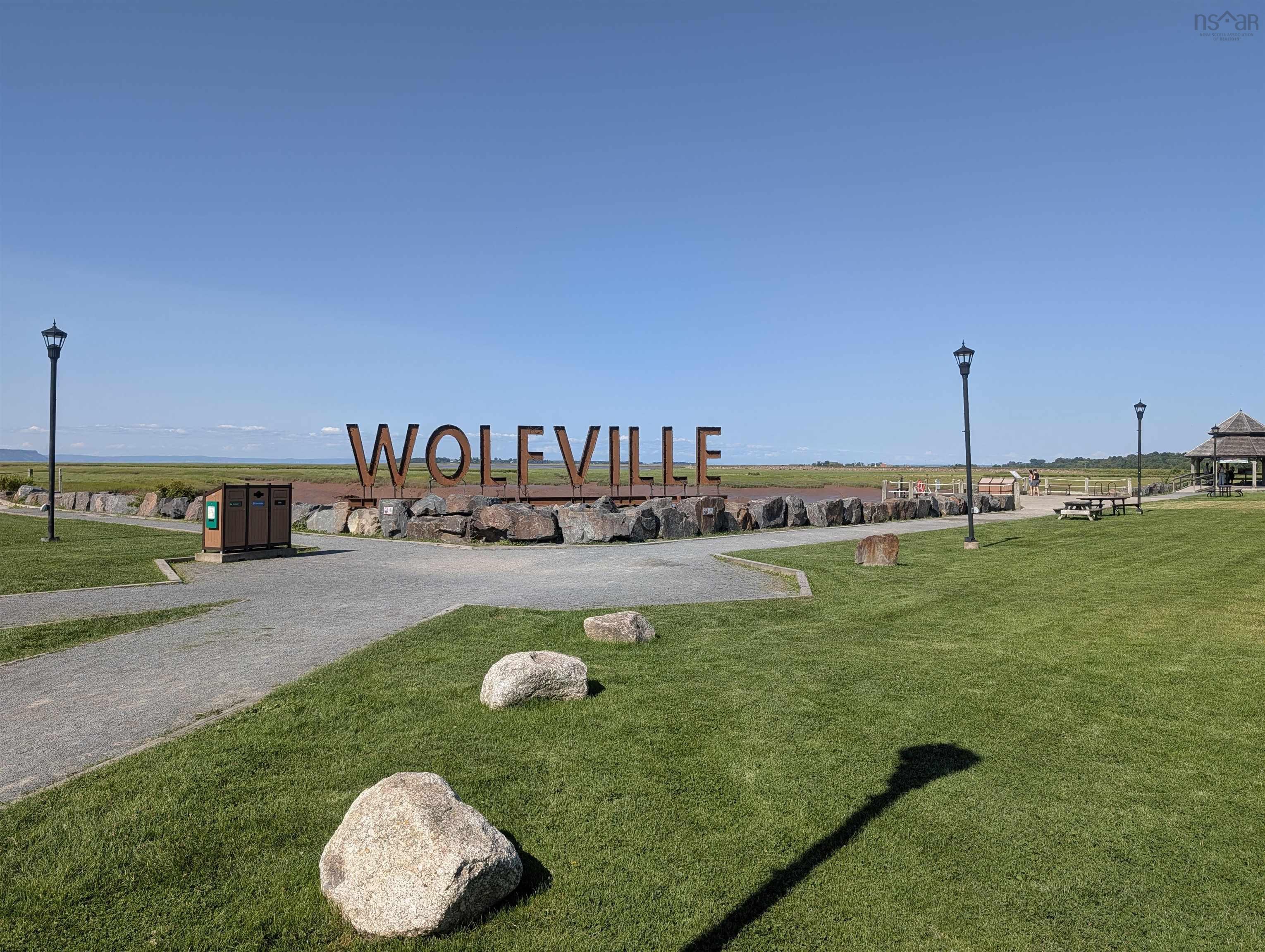 $414,400.00: 204 24 Harbourside Drive, Wolfville