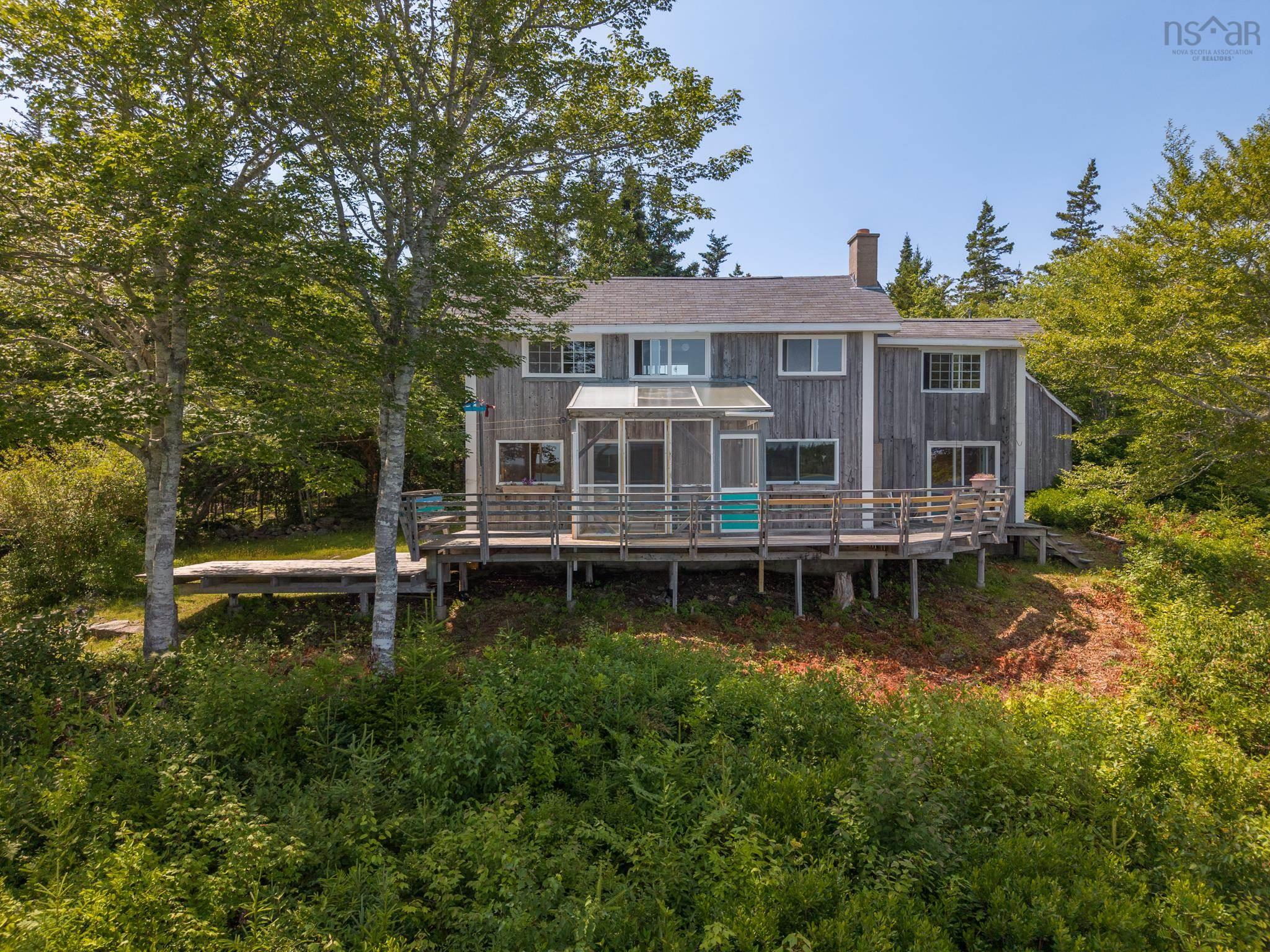 $399,900.00: 390-406 Highway 308, Morris Island