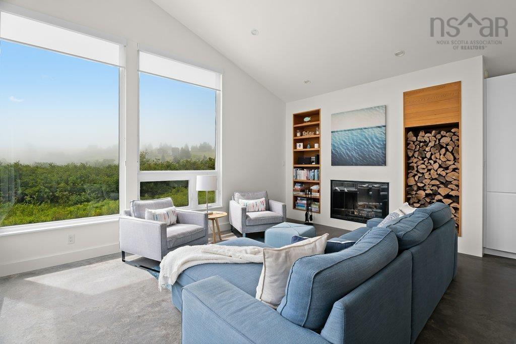 $975,000.00: 81 Hirtle Beach Road, Kingsburg