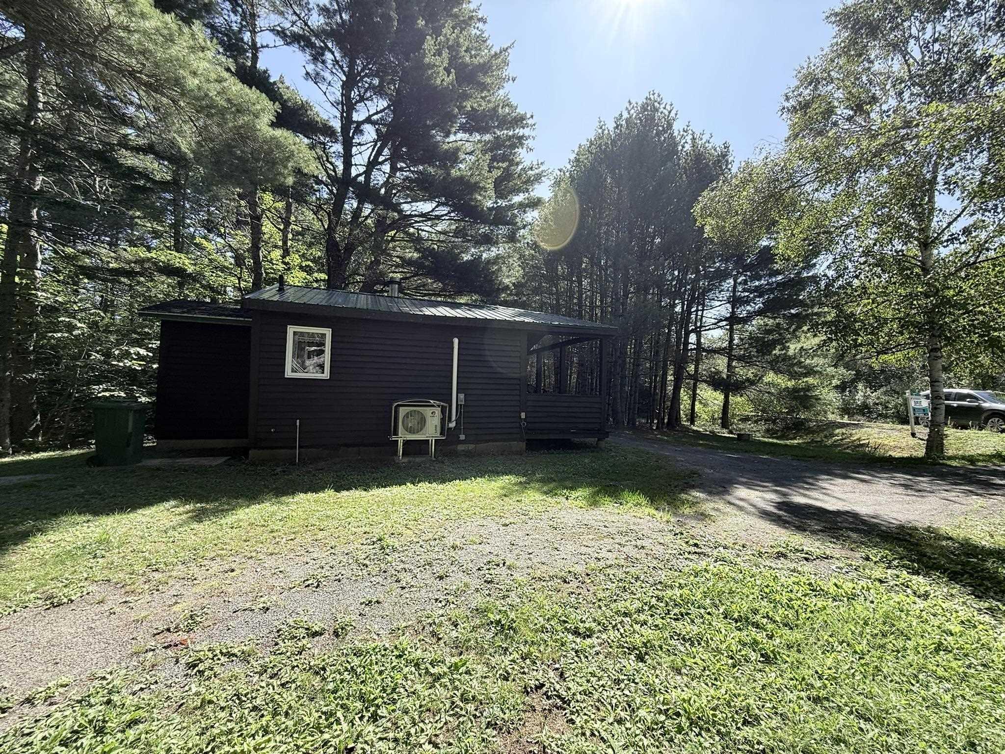 $144,000.00: 2031 East Clifford Road, East Clifford