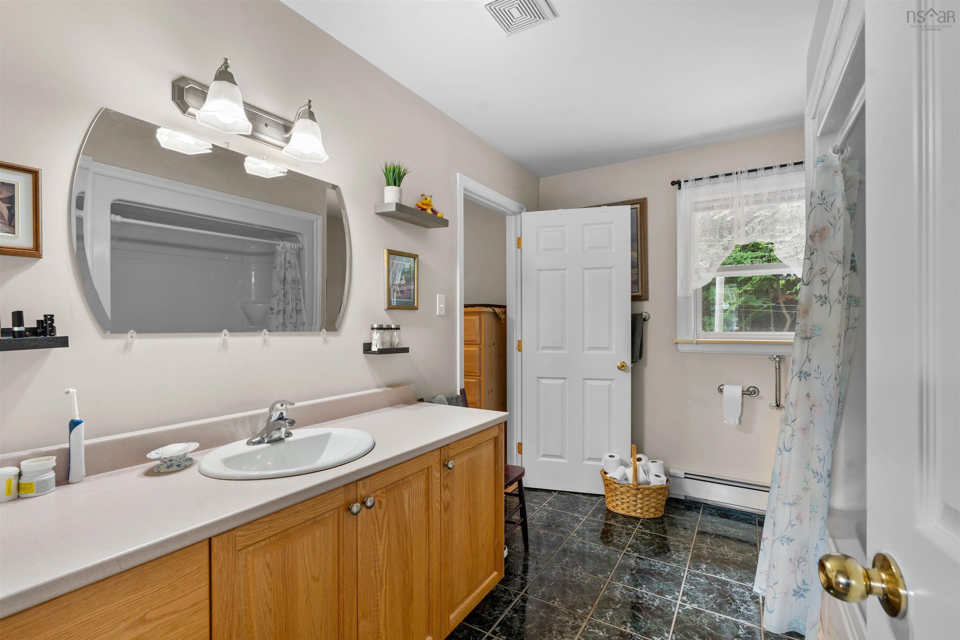 984 Beaver Bank Road, Beaver Bank, NS (MLS 202619504)
