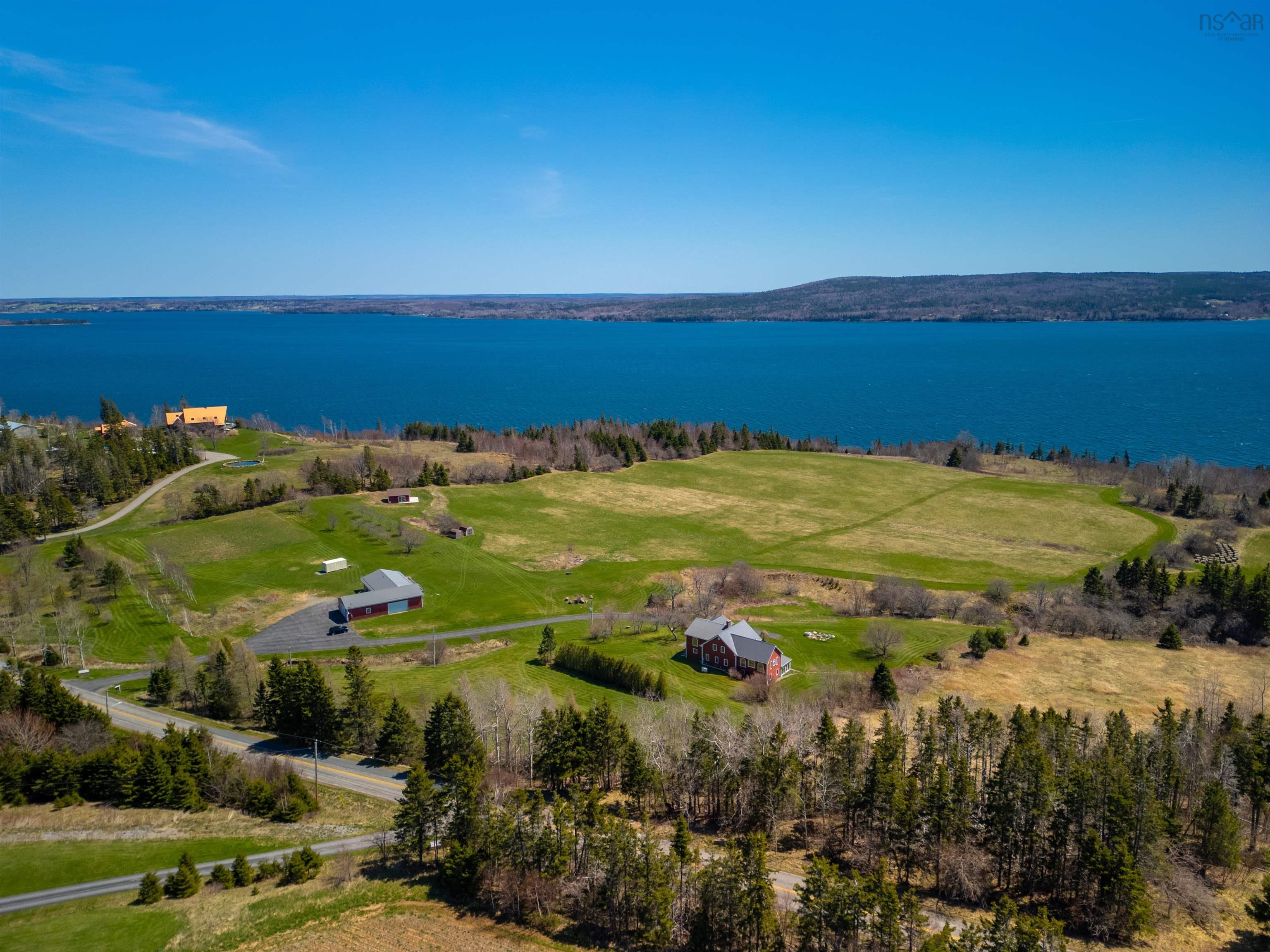 $899,900.00: 2125 Hillside Boularderie Road, Hillside Boularderie