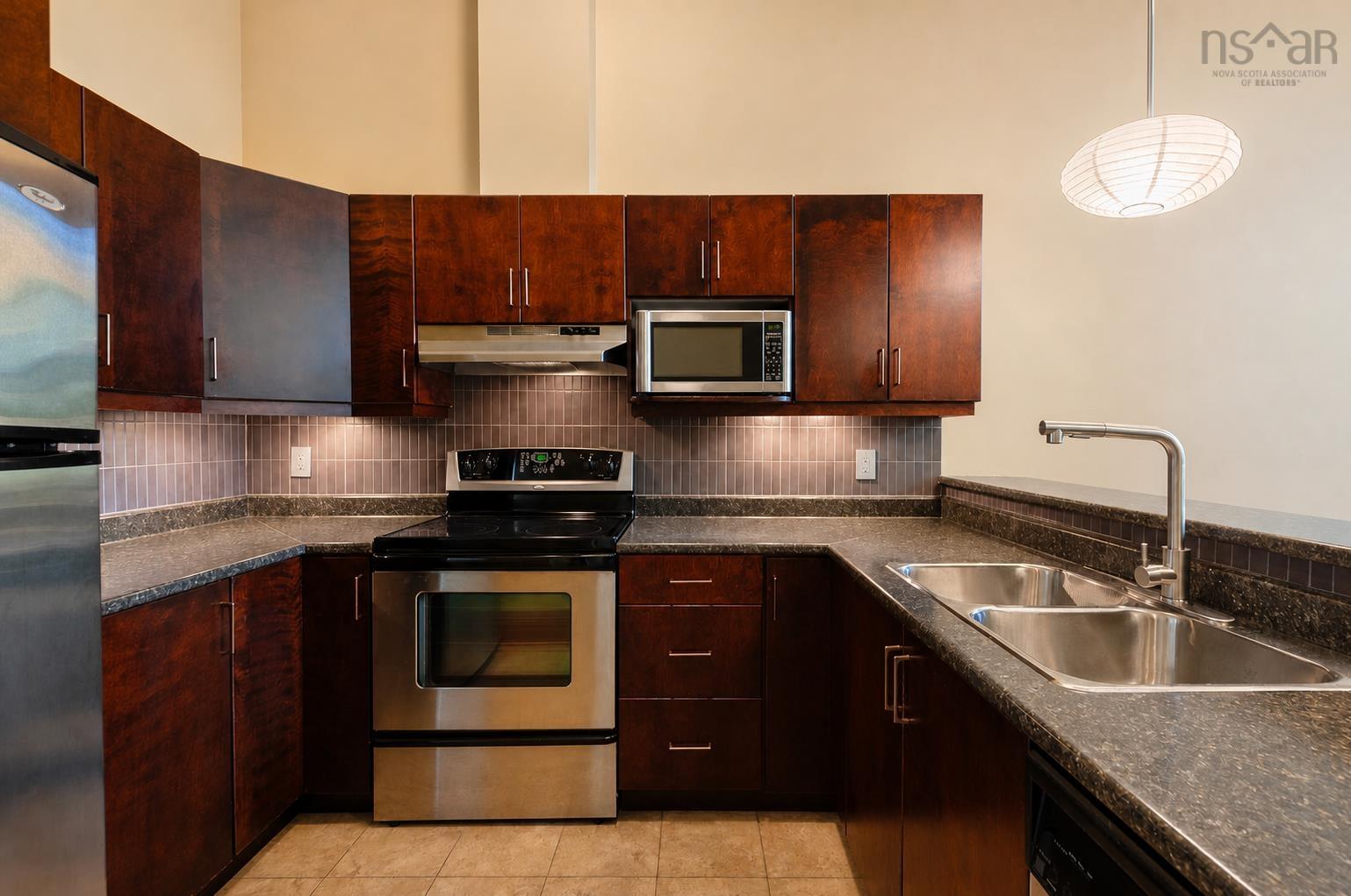 $559,000.00: 101 5355 Russell, Halifax Peninsula