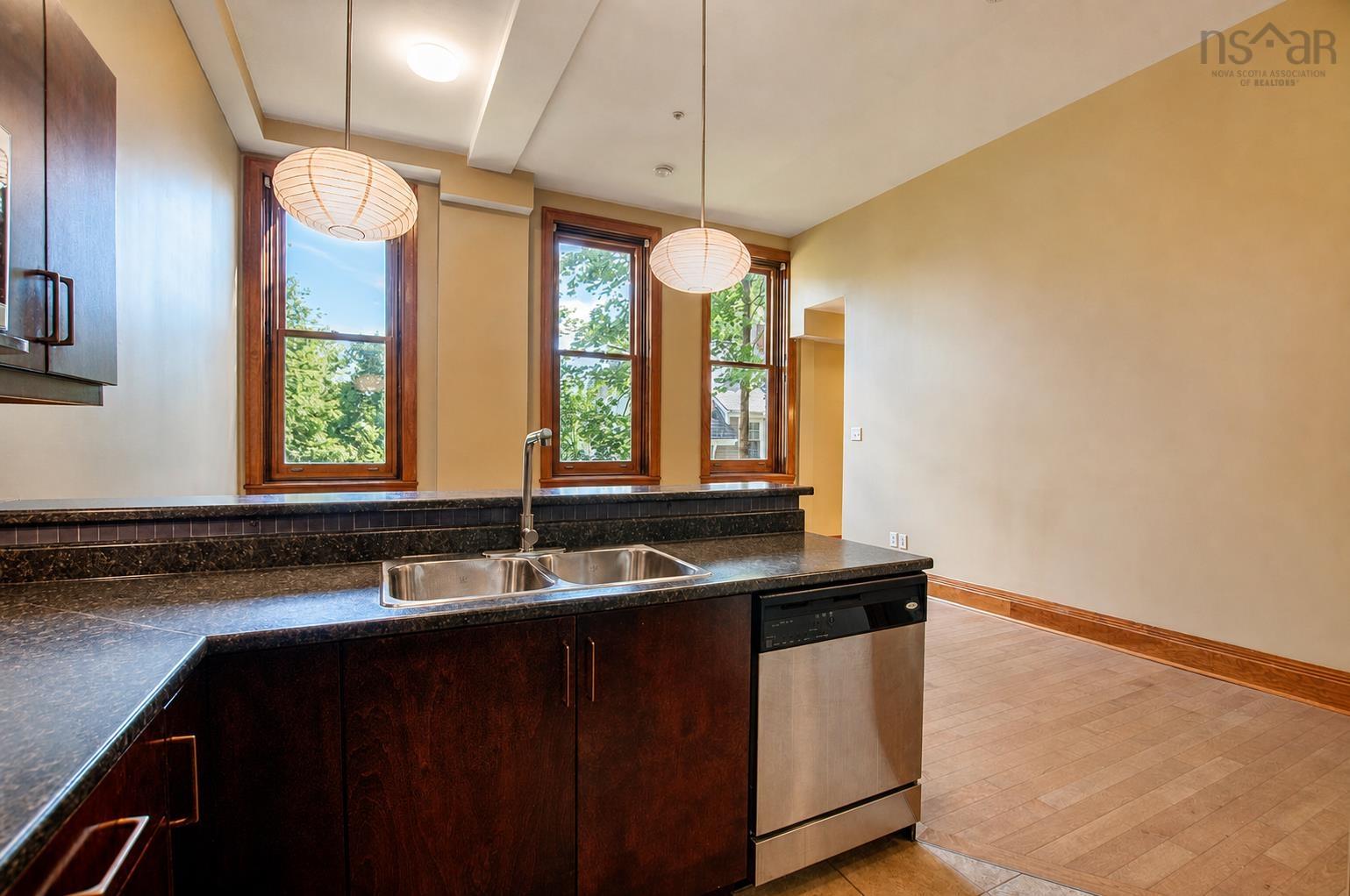 $559,000.00: 101 5355 Russell, Halifax Peninsula
