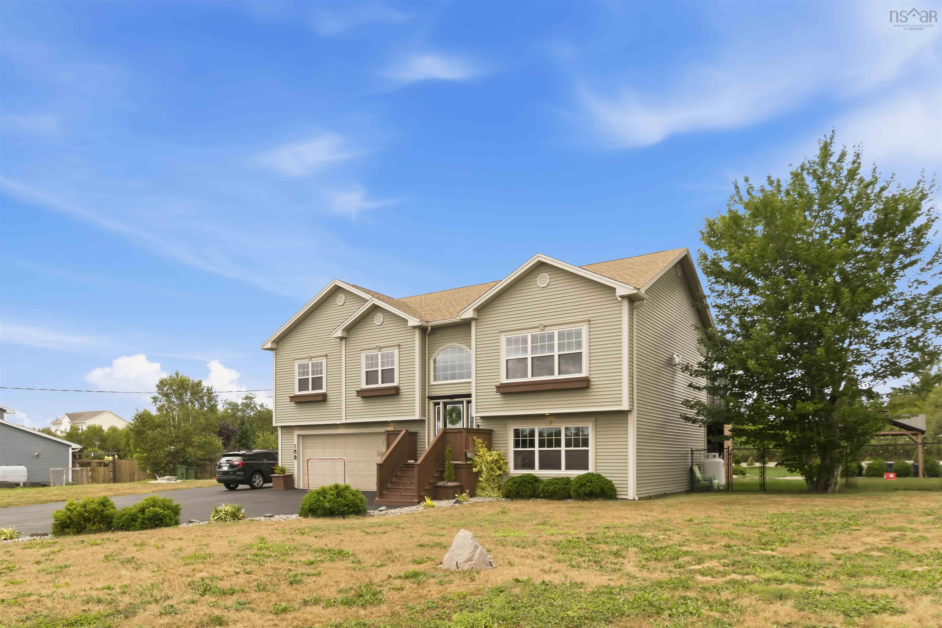 $899,000.00: 100 Morgan Drive, Lawrencetown