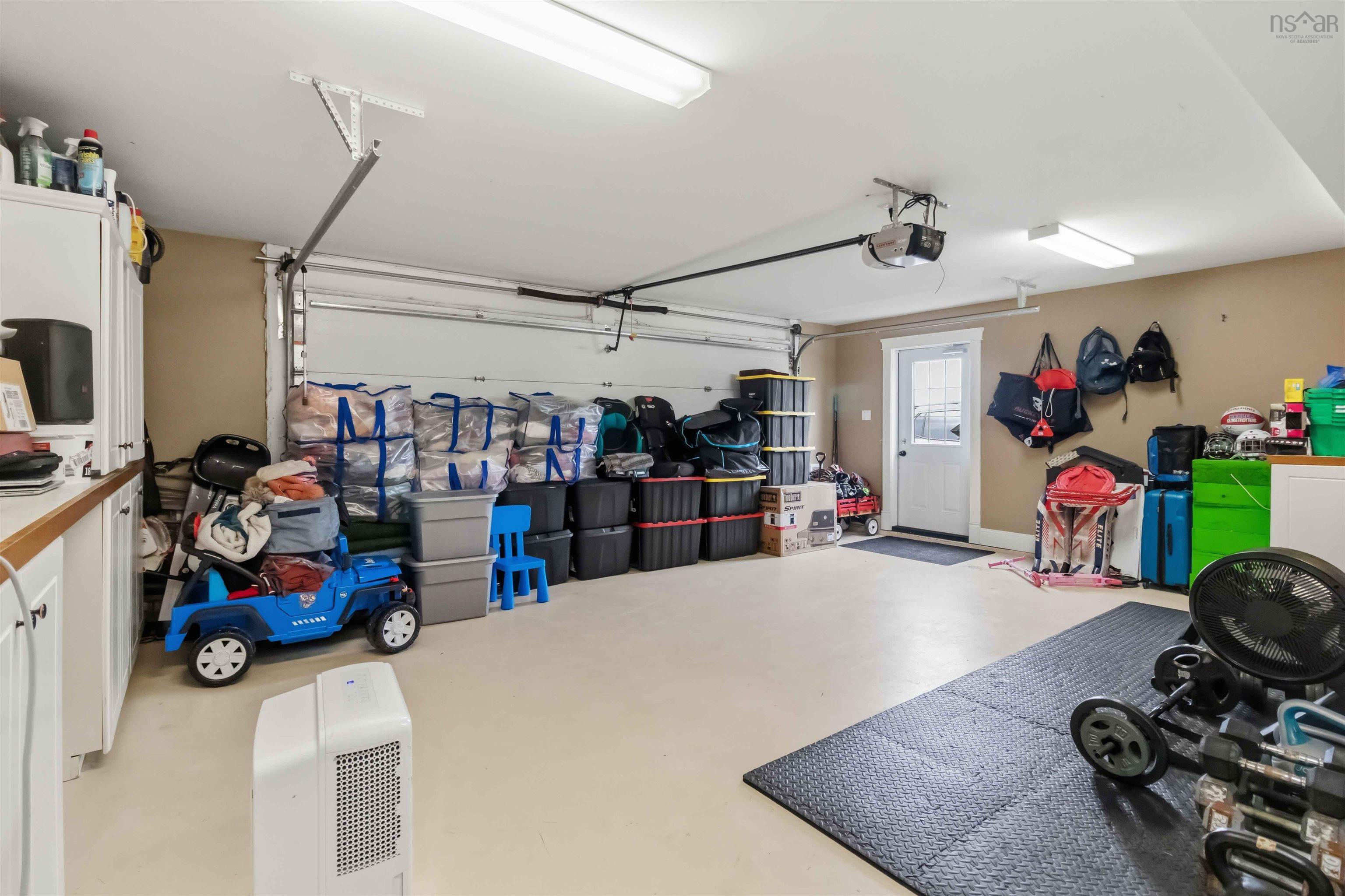 $899,000.00: 100 Morgan Drive, Lawrencetown