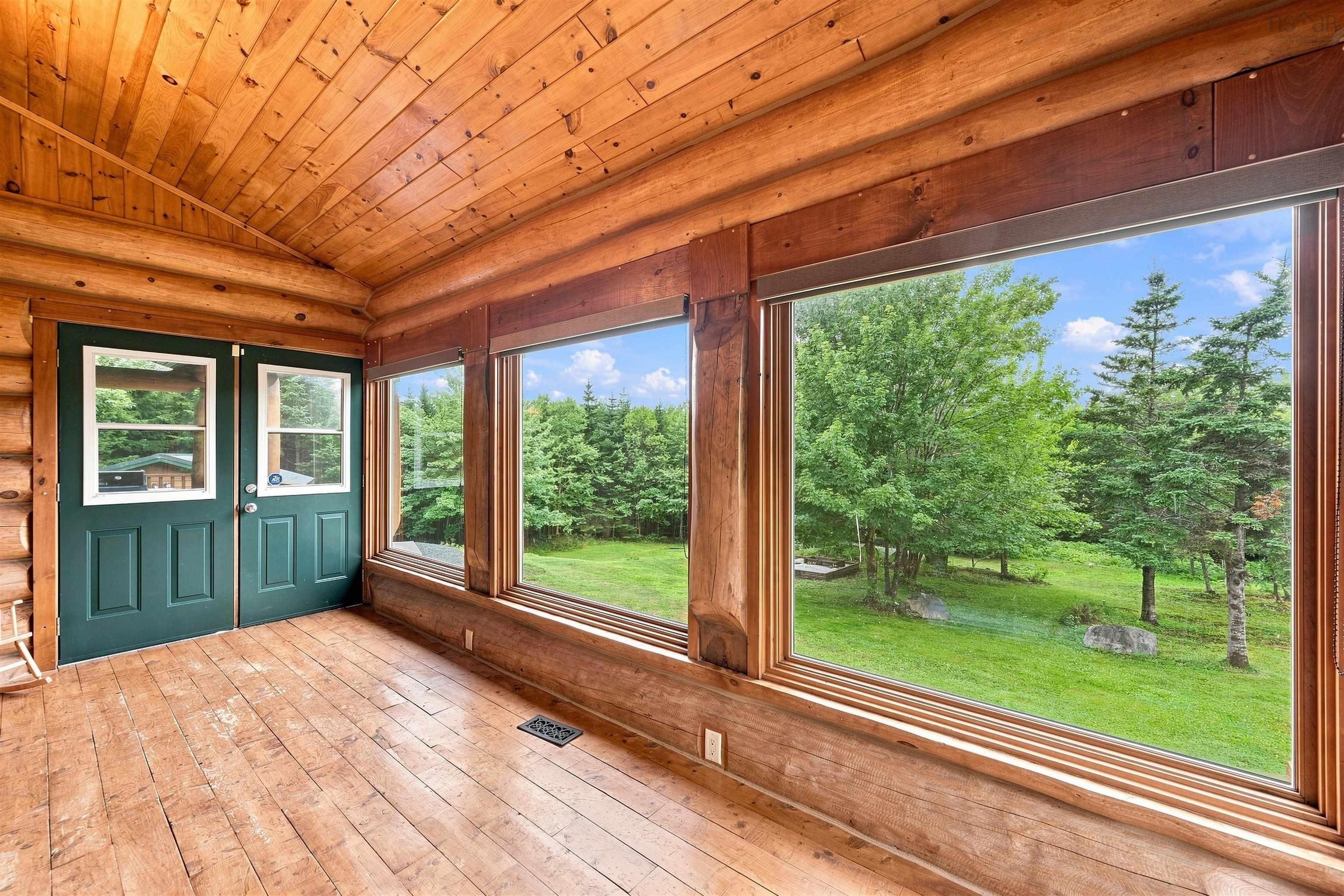 $899,900.00: 92 Emily Court, Mineville
