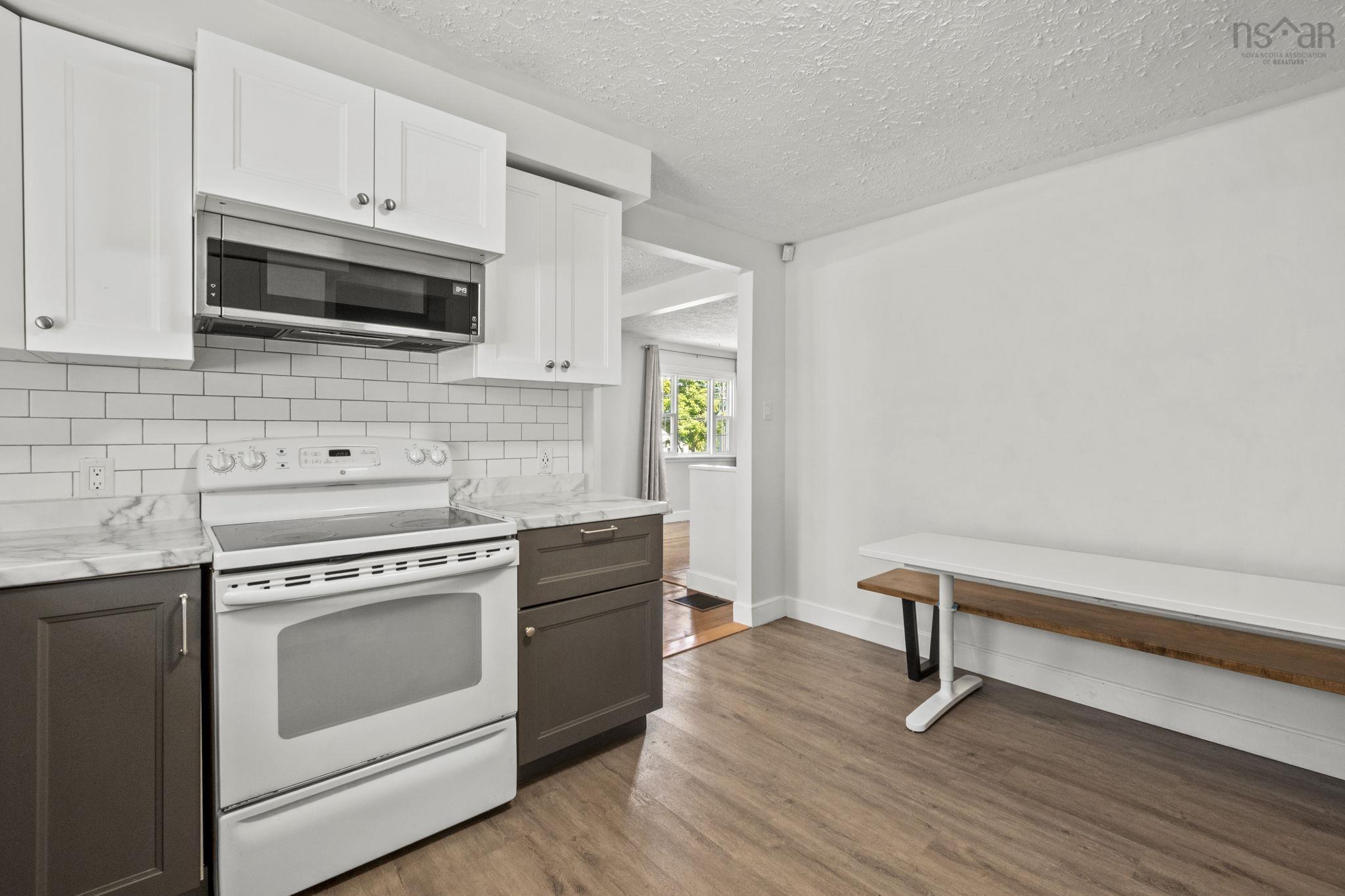 $484,000.00: 41 Pine Grove Drive, Halifax