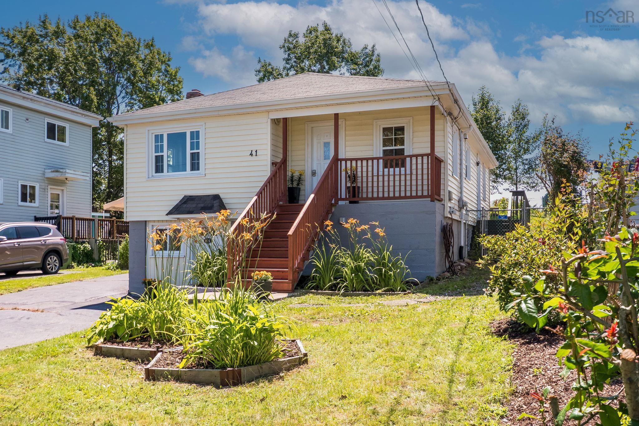 $484,000.00: 41 Pine Grove Drive, Halifax