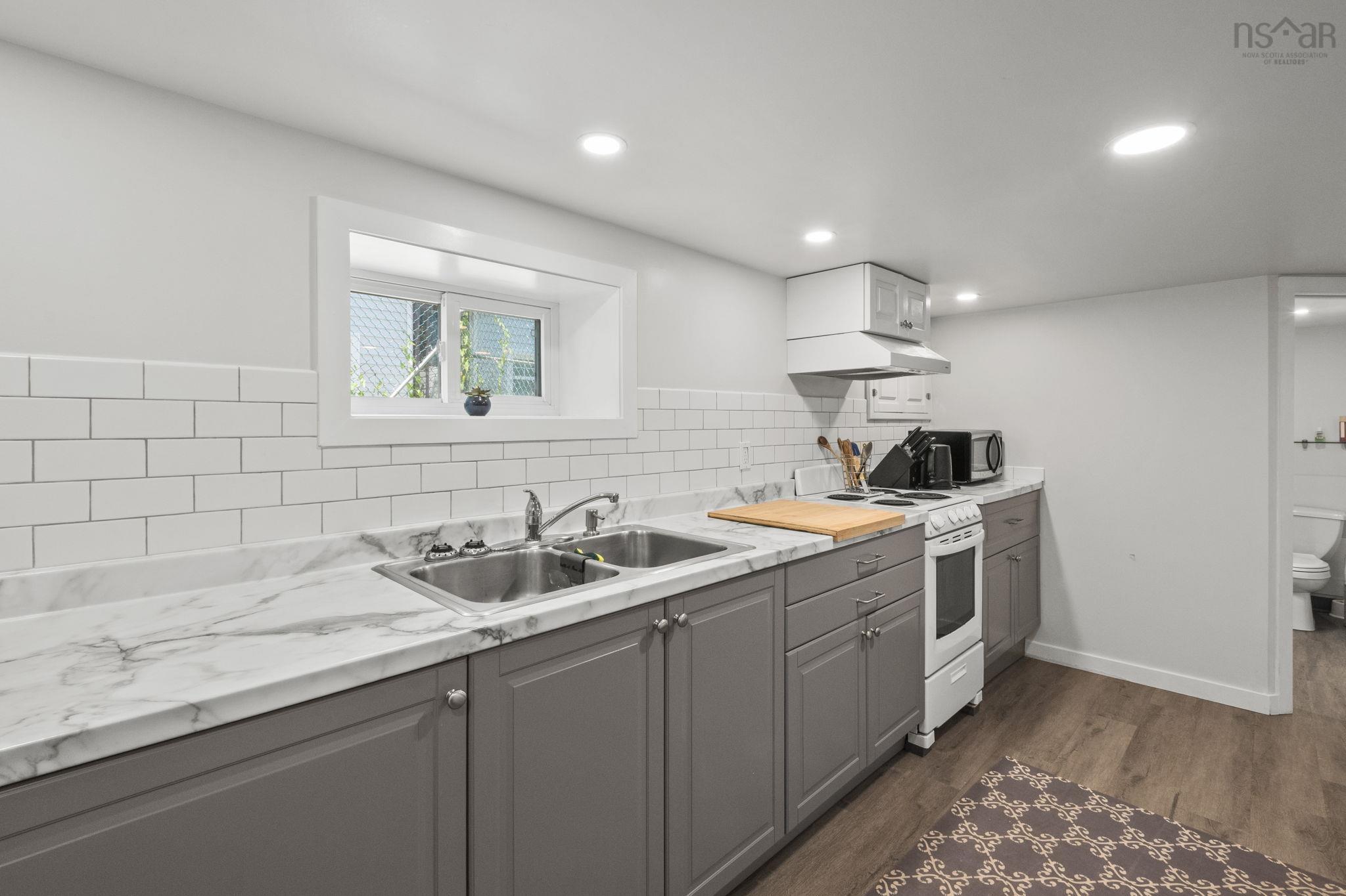 $484,000.00: 41 Pine Grove Drive, Halifax