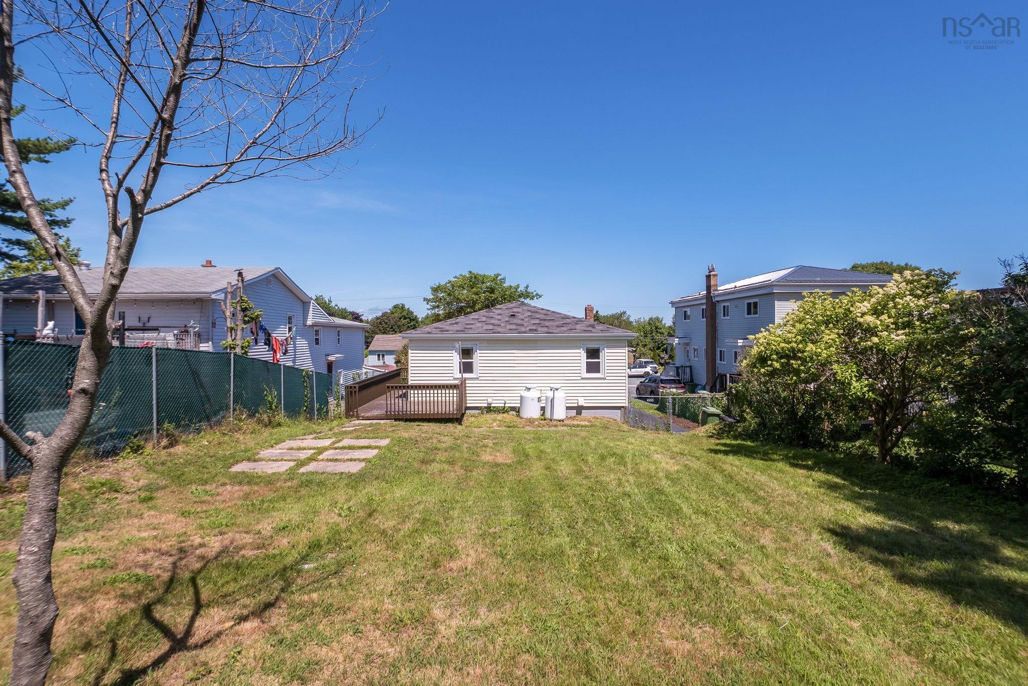 $484,000.00: 41 Pine Grove Drive, Halifax