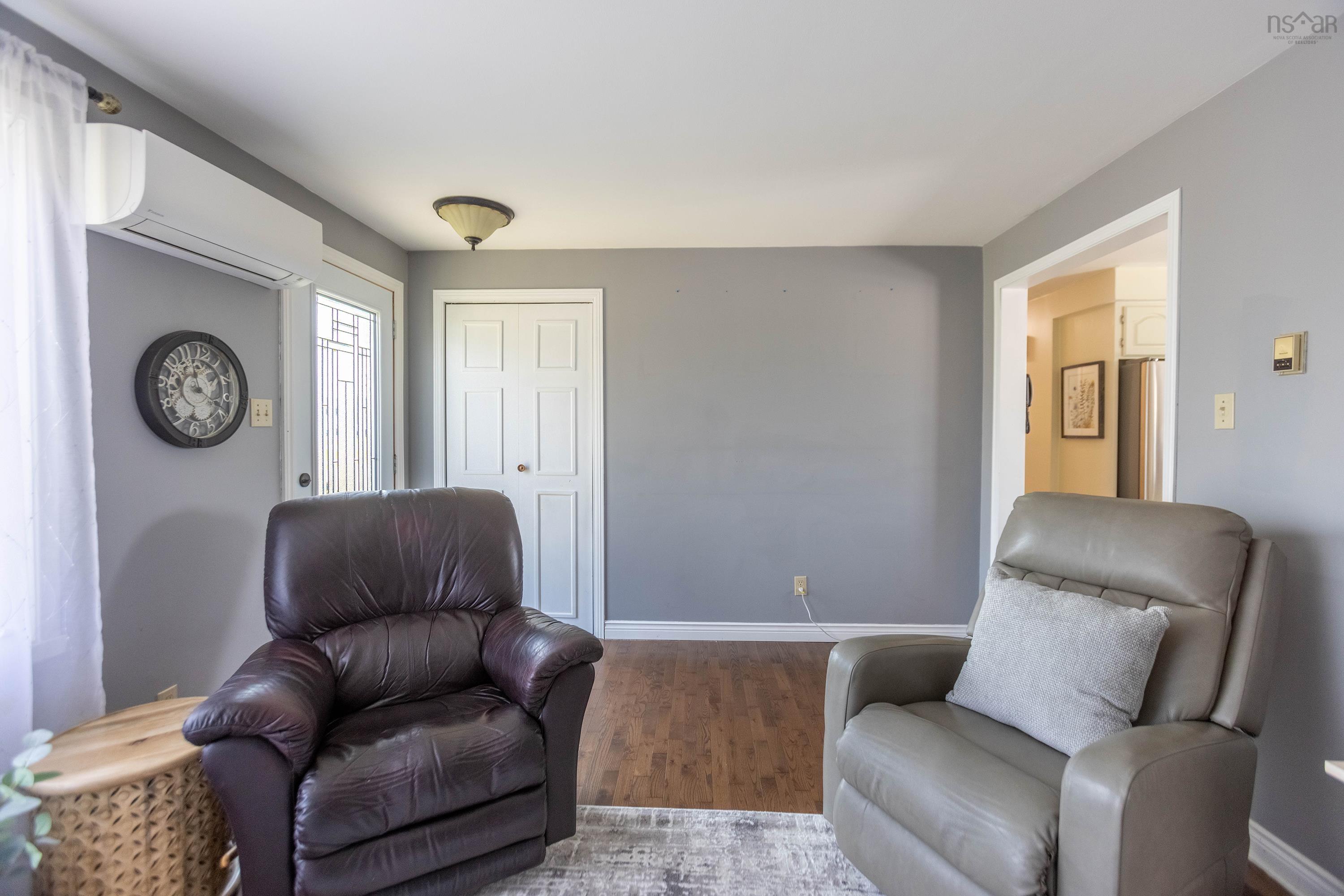 $299,900.00: 75 Willow Street, Amherst