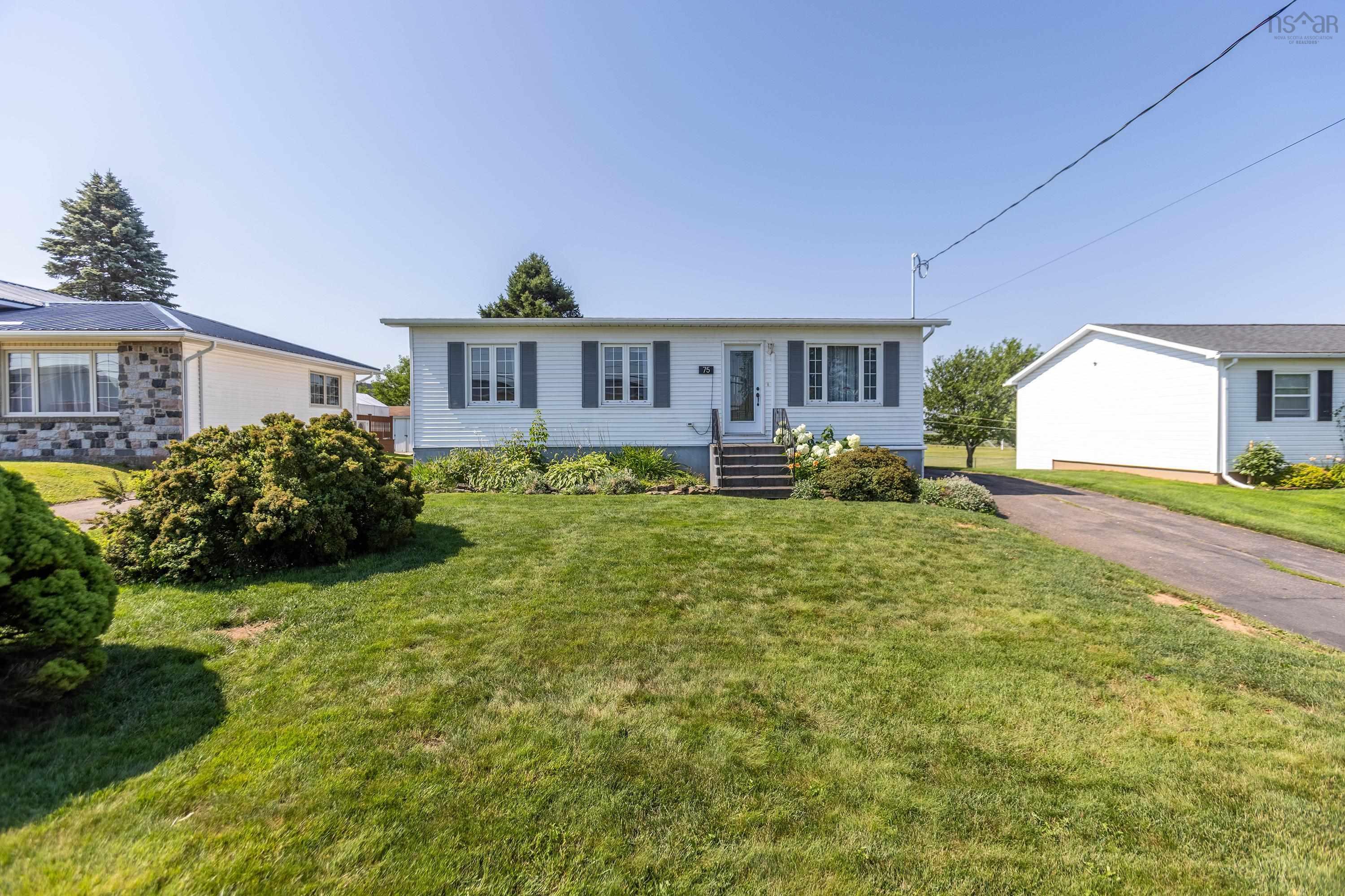 $299,900.00: 75 Willow Street, Amherst