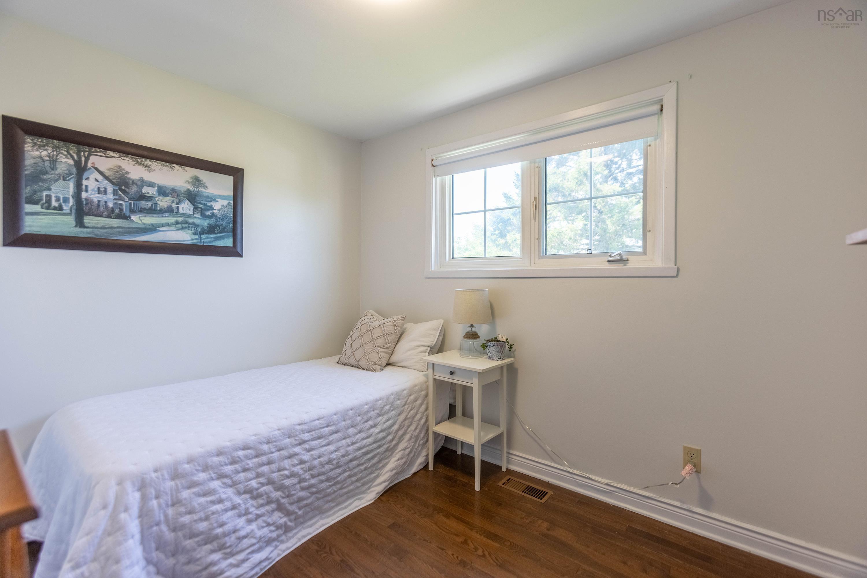 $299,900.00: 75 Willow Street, Amherst