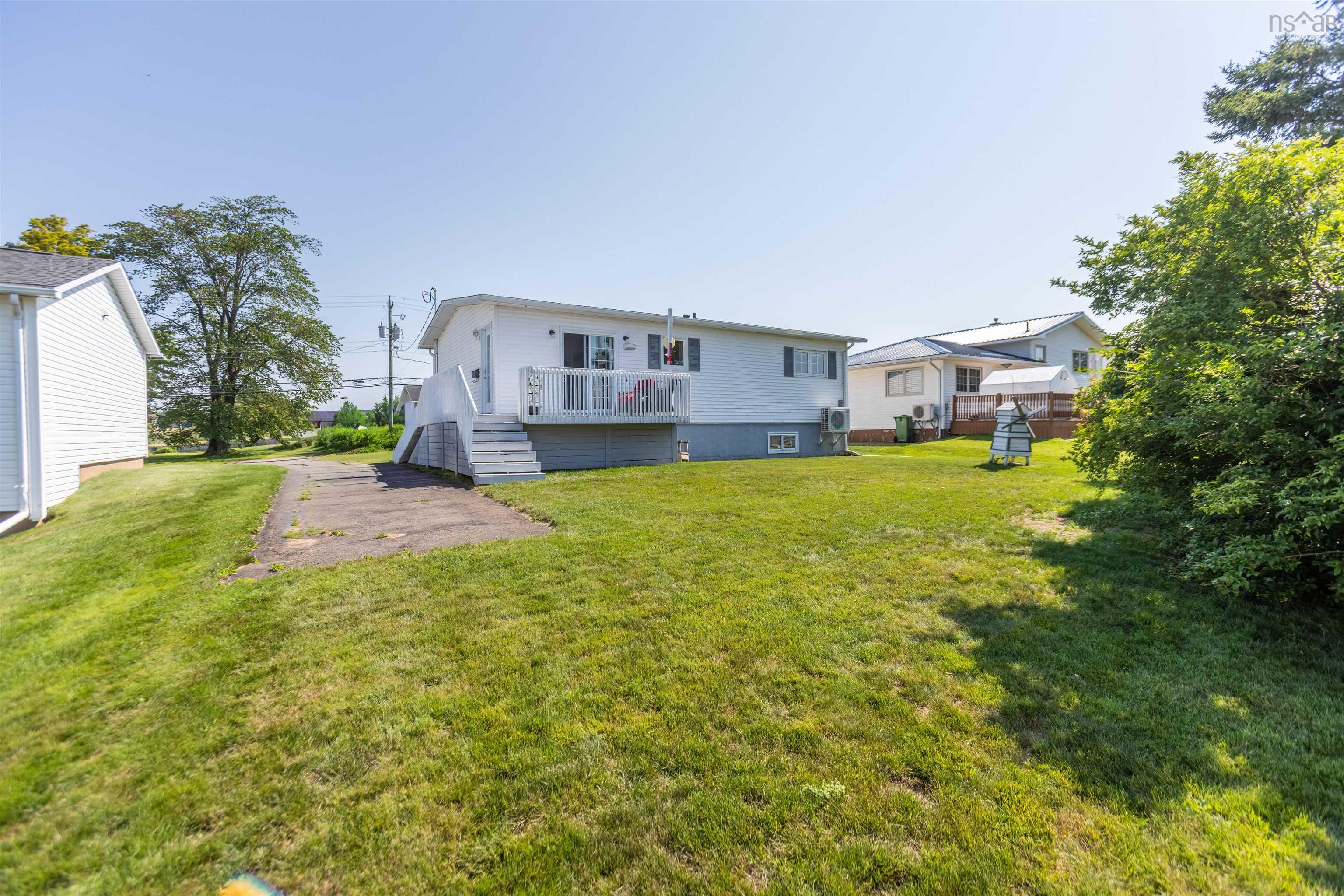 $299,900.00: 75 Willow Street, Amherst